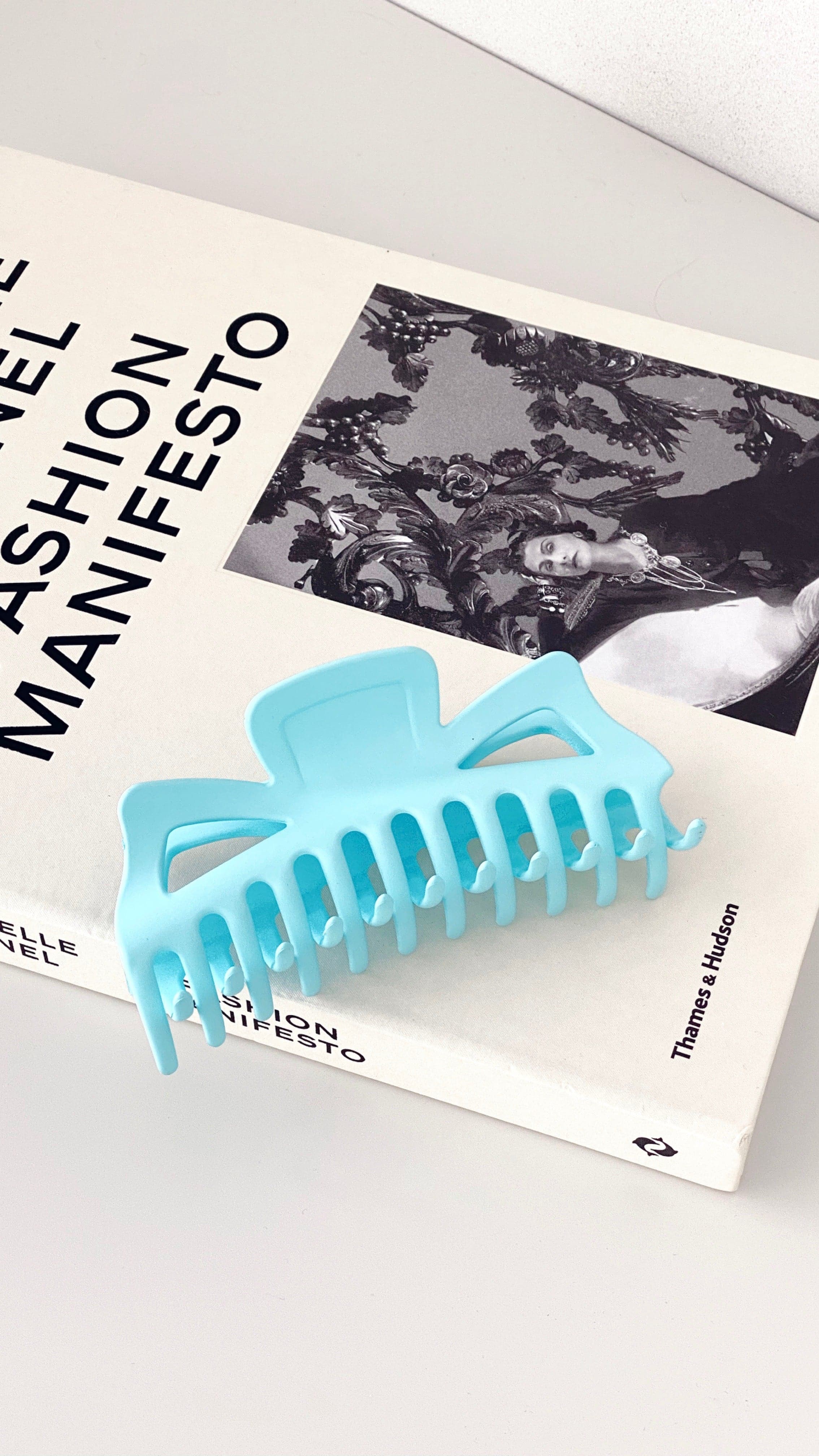 Mariposa Claw Clip - Blue-Sunshines Bliss