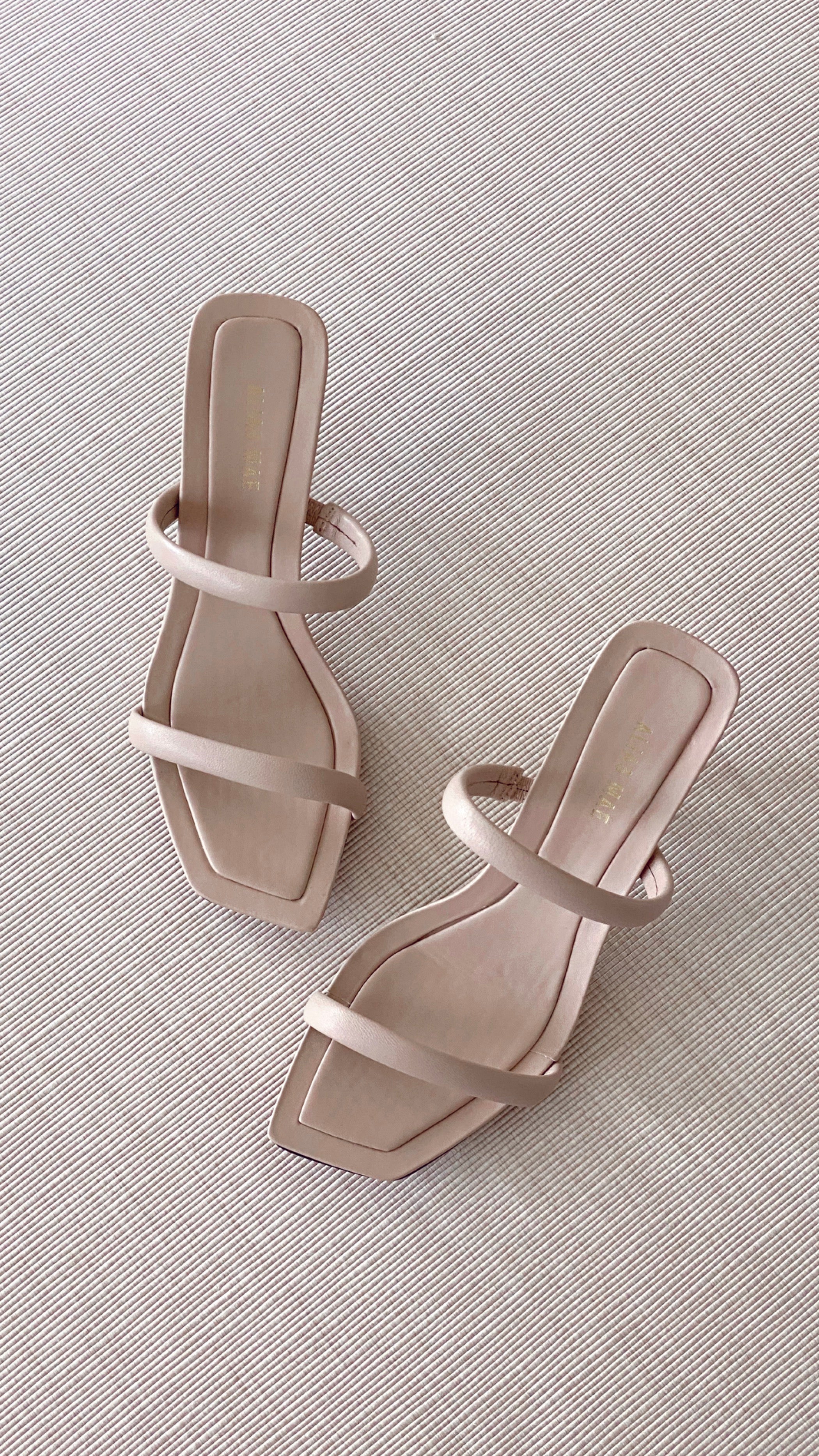 Alias Mae Kasey Heel - Cream-Sunshines Bliss