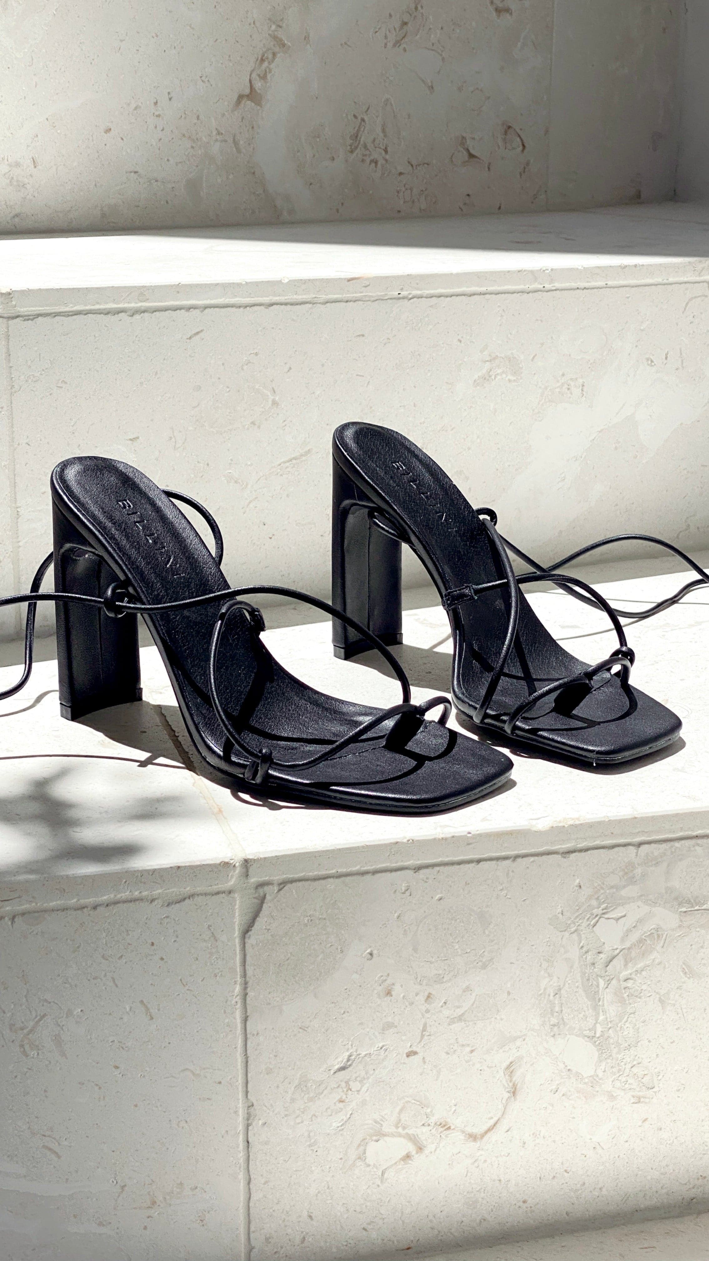 Hannah Heel - Black-Sunshines Bliss
