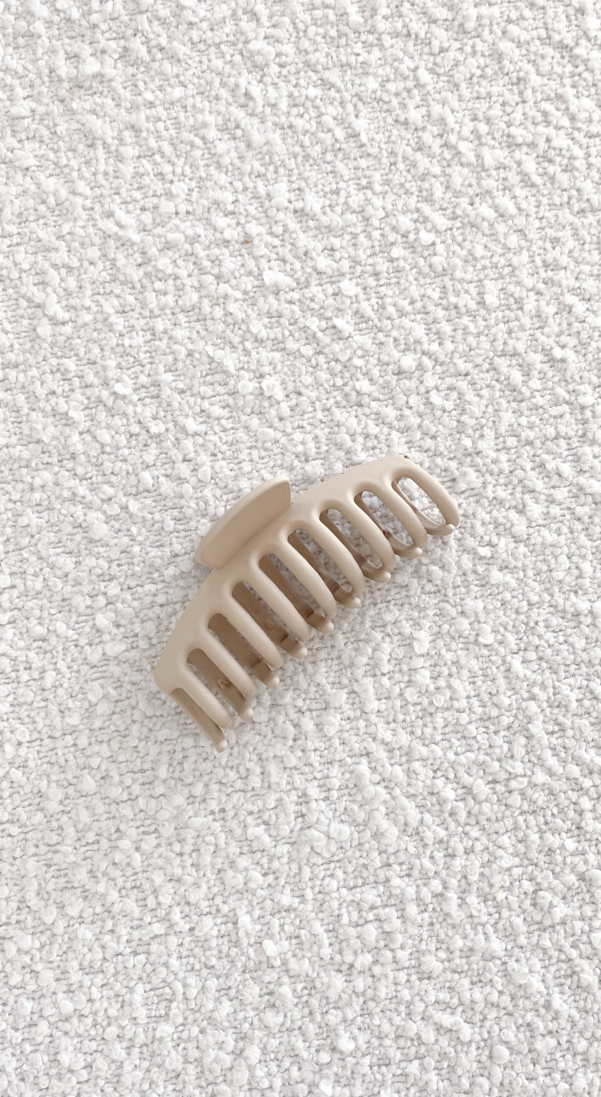 Regina Matte Claw Clip - Cream-Sunshines Bliss