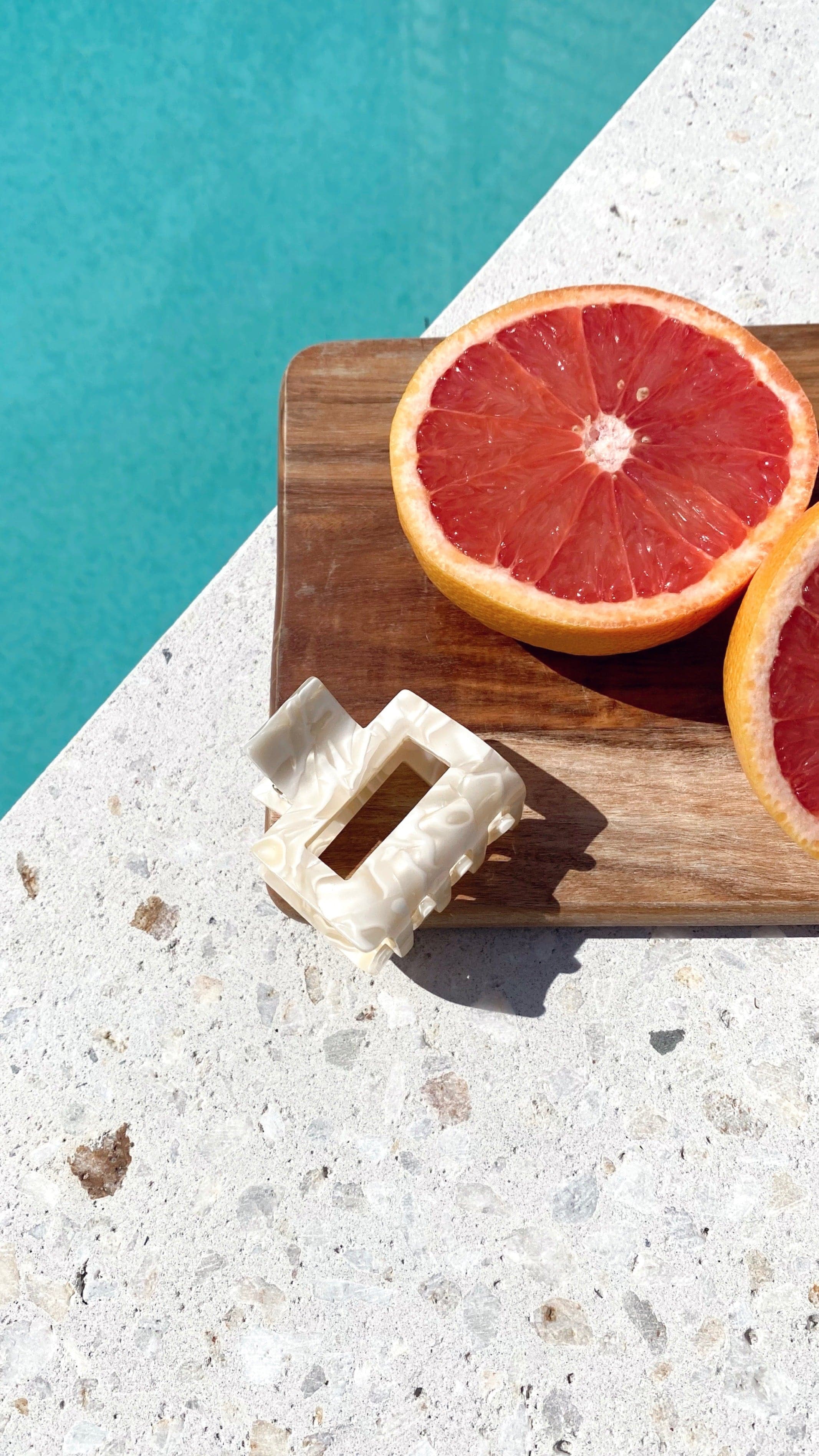 Anabelle Claw Clip - Cream-Sunshines Bliss