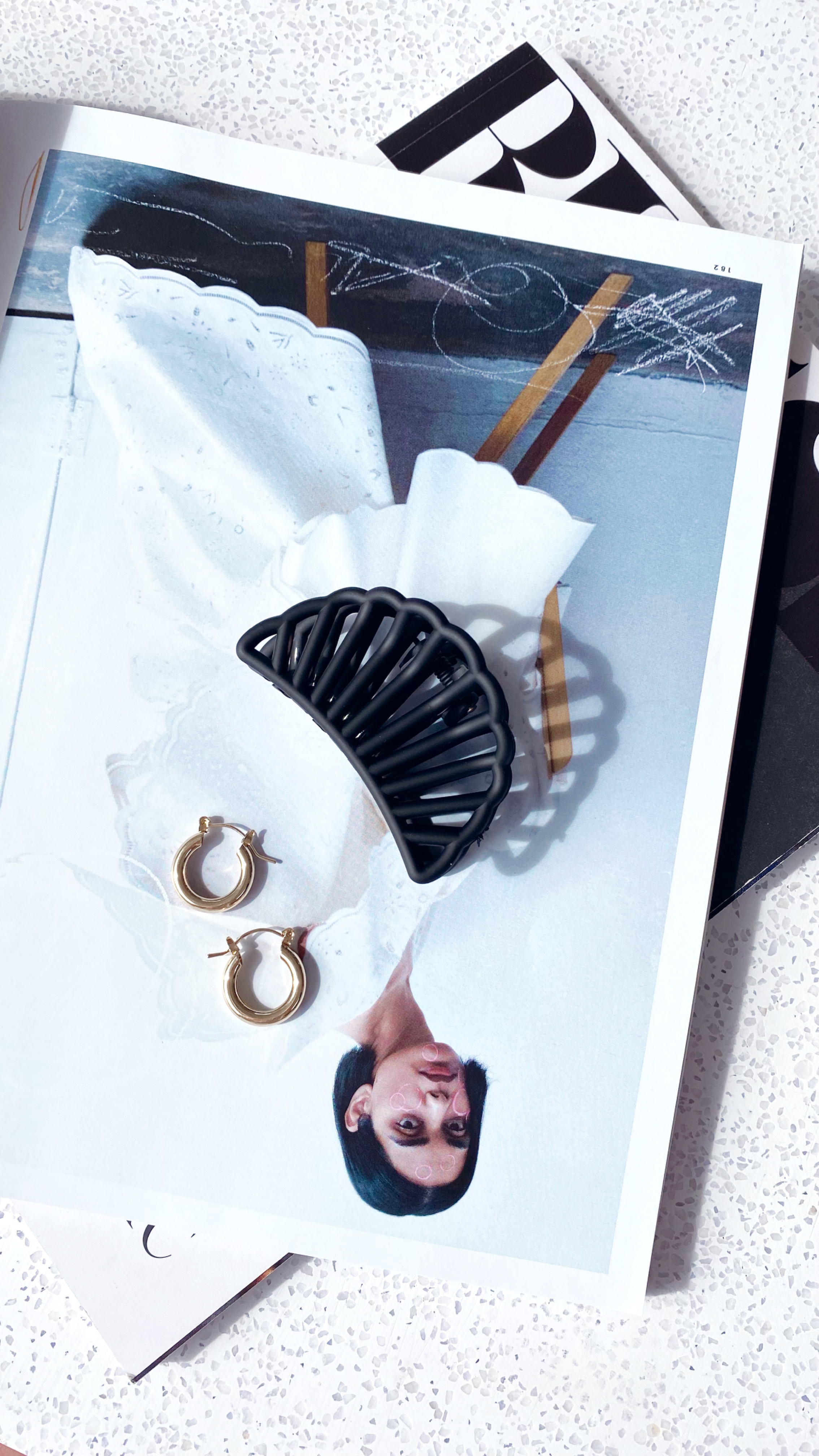 Chaz Claw Clip - Black-Sunshines Bliss