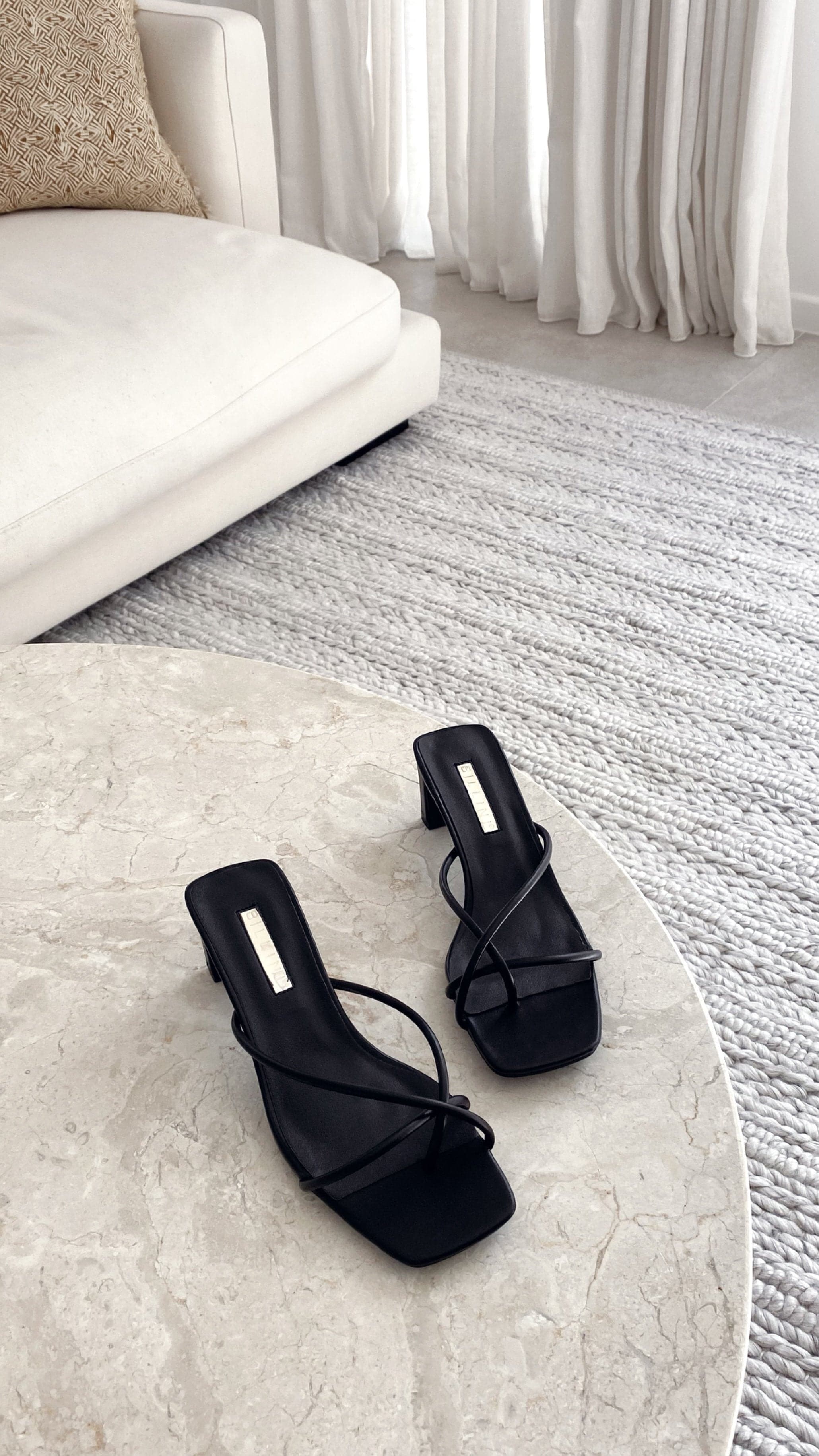 Giovana Mule - Black-Sunshines Bliss