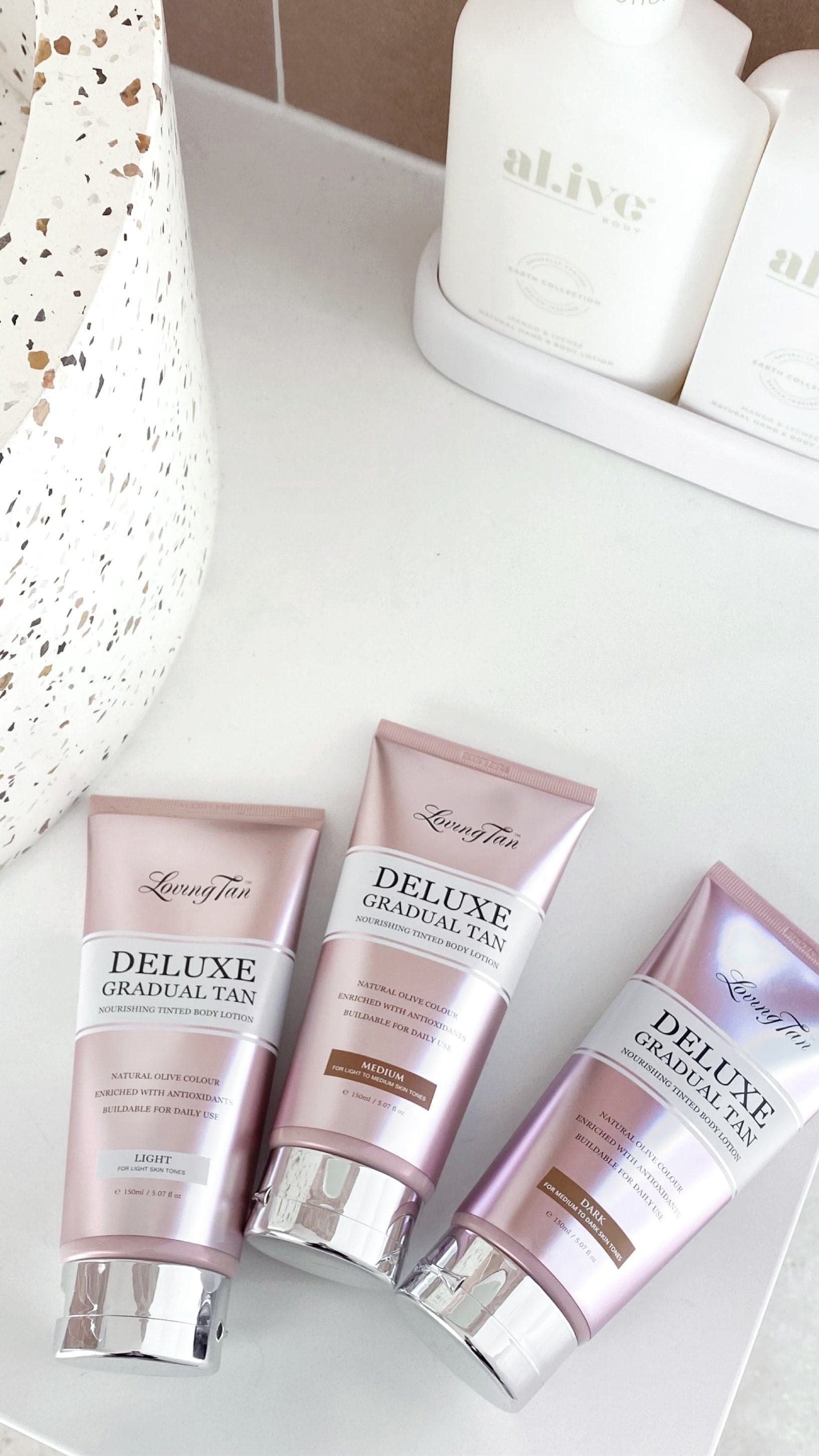 Loving Tan Deluxe Gradual Tan - Dark-Sunshines Bliss