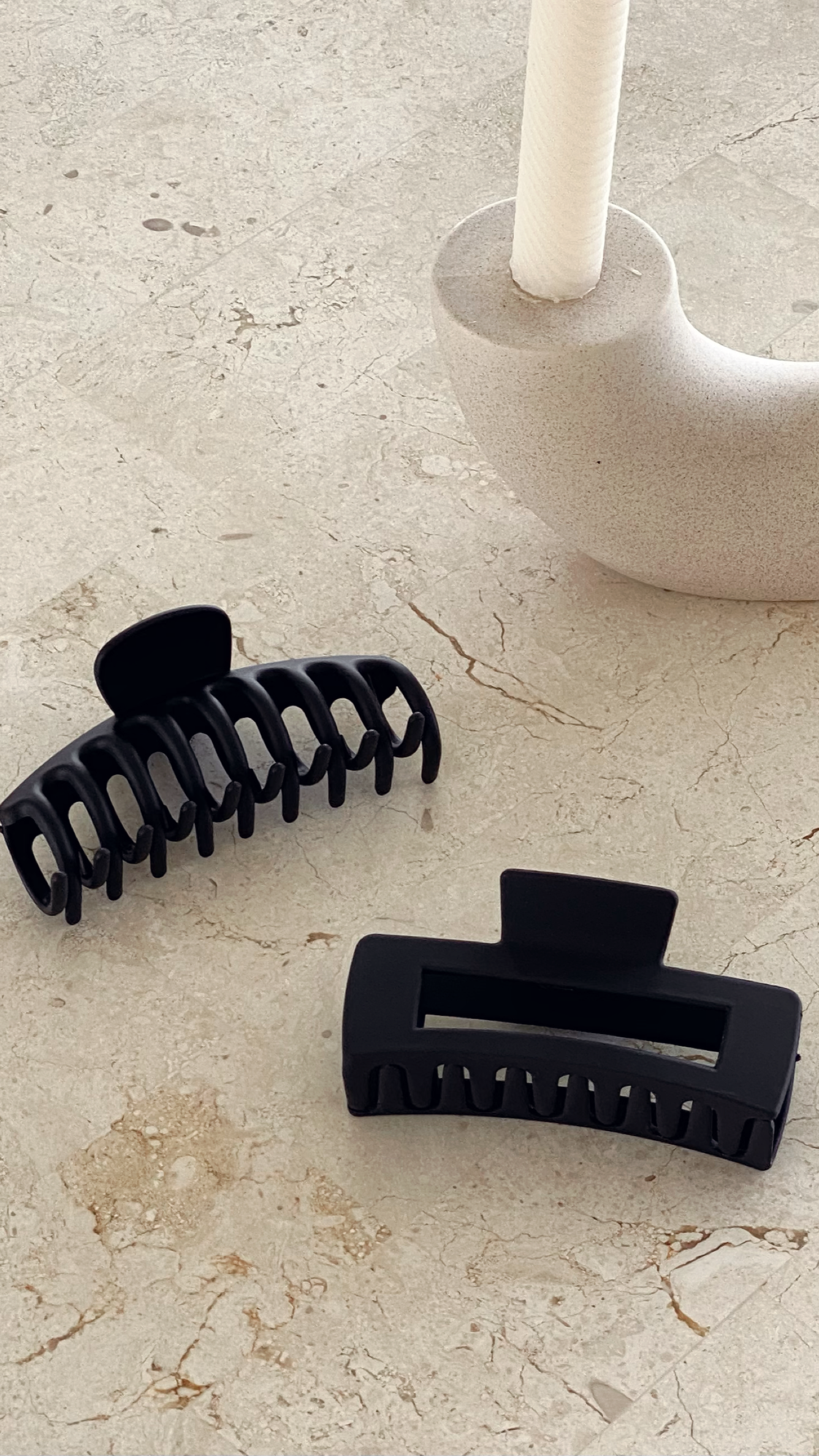 Regina Matte Claw Clip - Black-Sunshines Bliss
