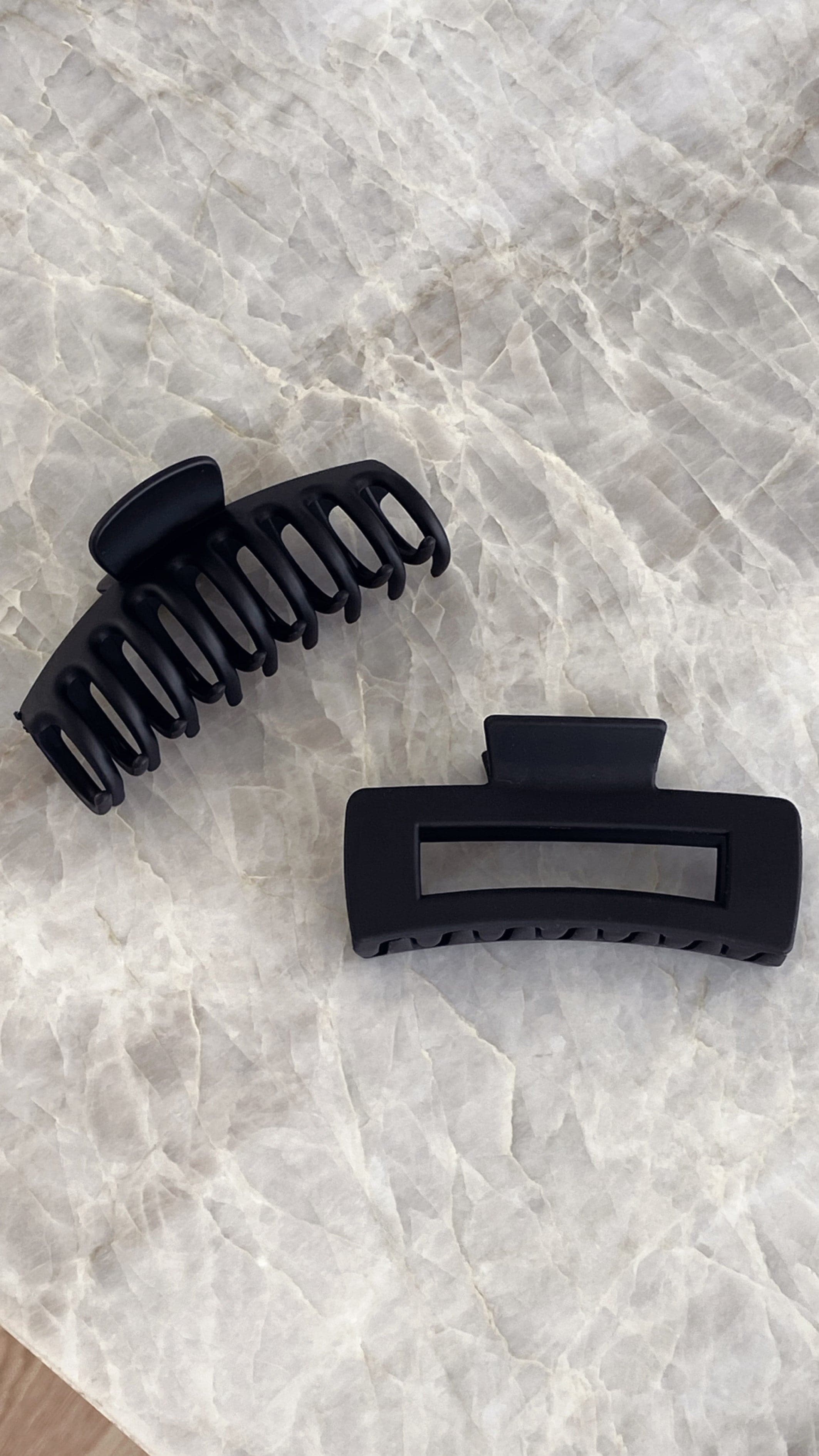 Regina Matte Claw Clip - Black-Sunshines Bliss