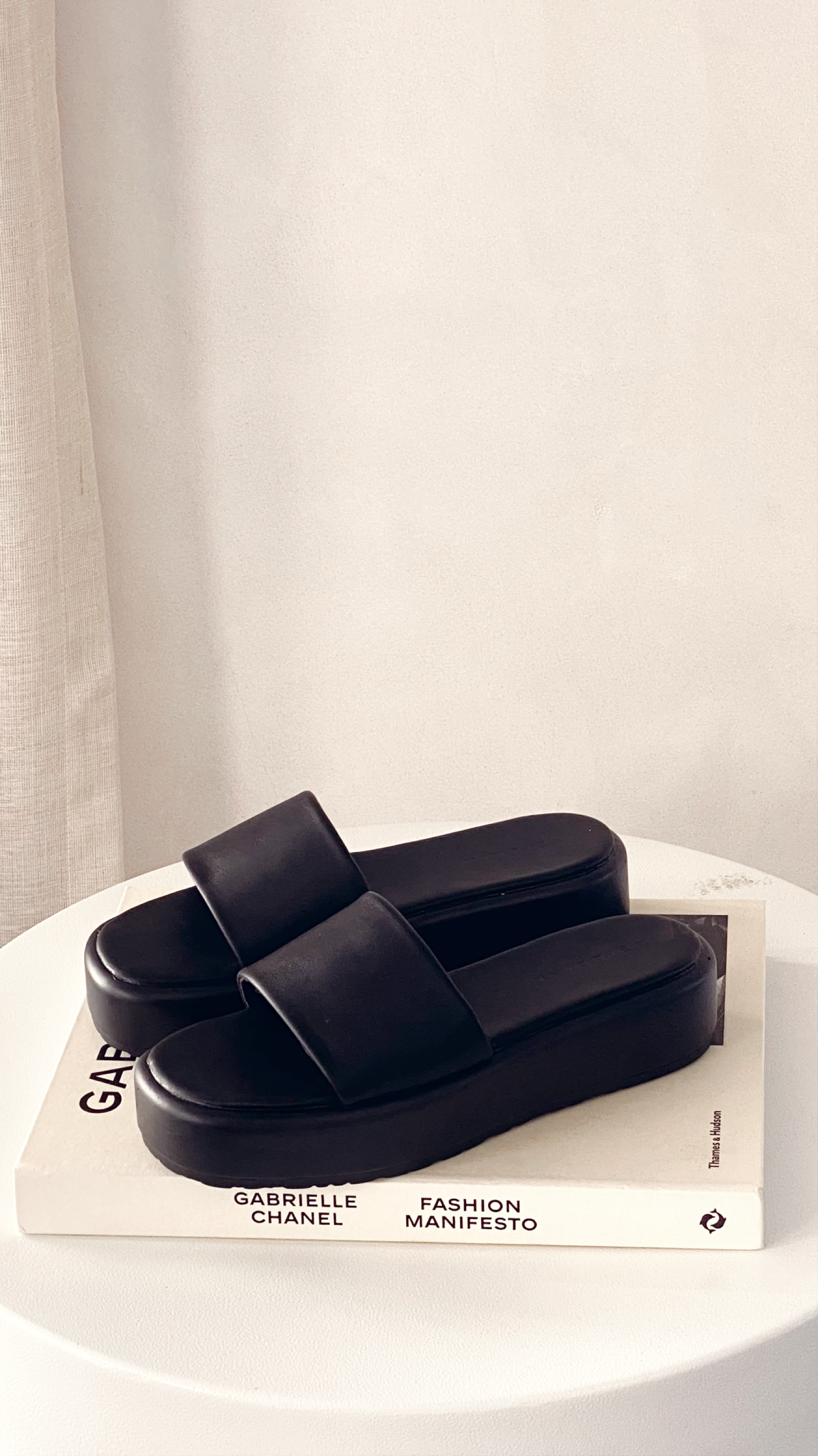 Karlo Slide - Black-Sunshines Bliss