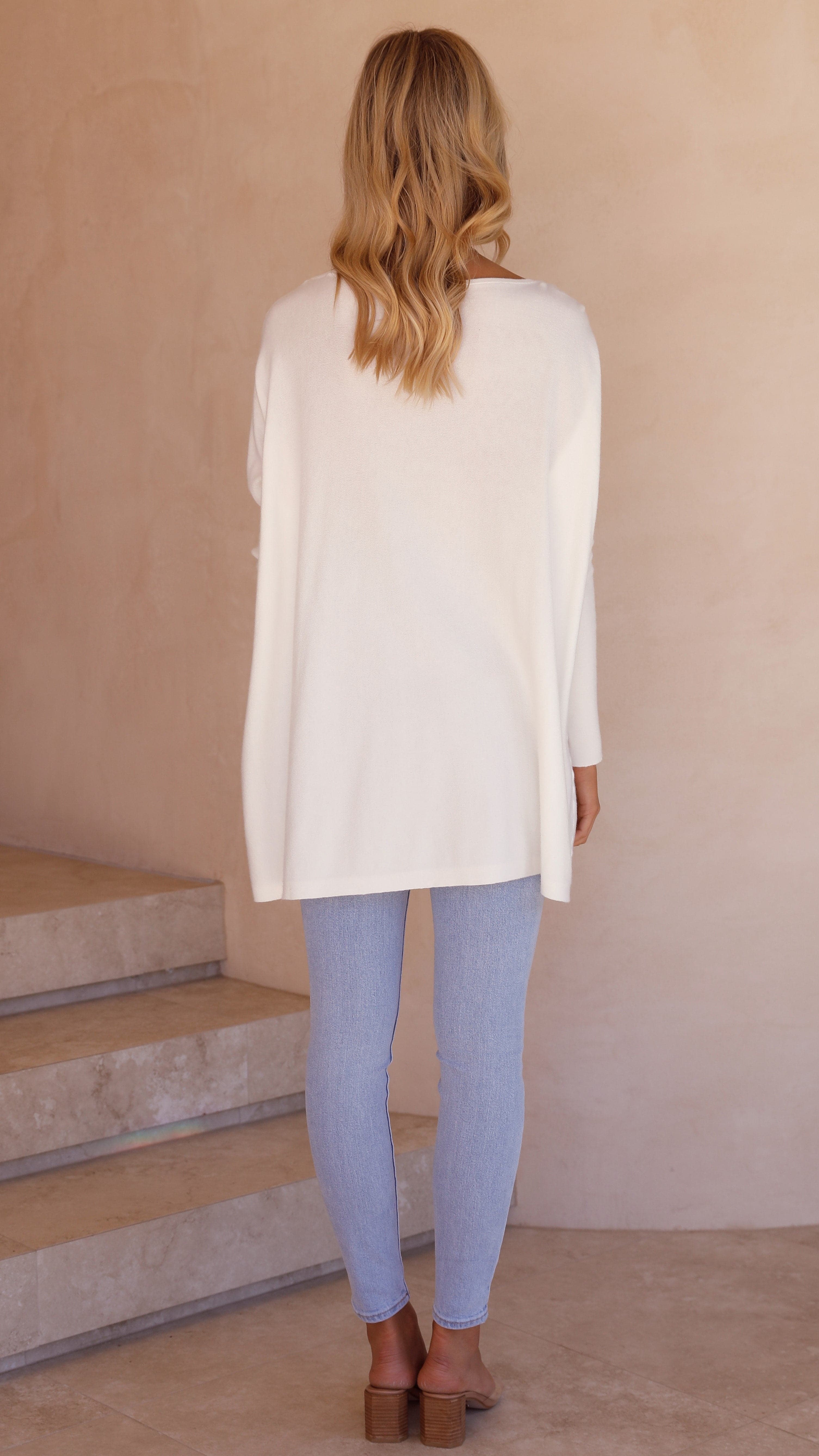 Amalia Knit Top - White-Sunshines Bliss