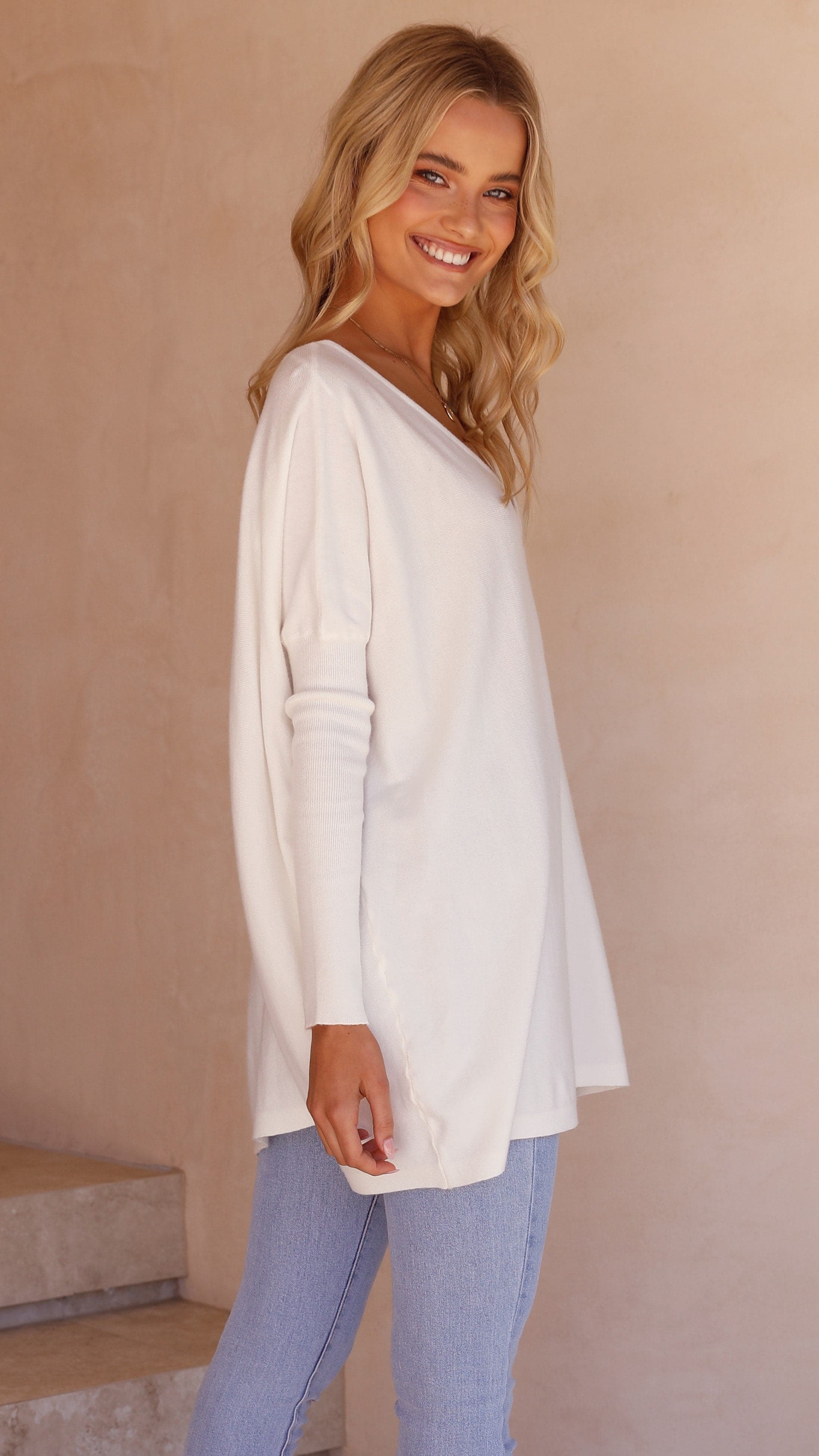 Amalia Knit Top - White-Sunshines Bliss