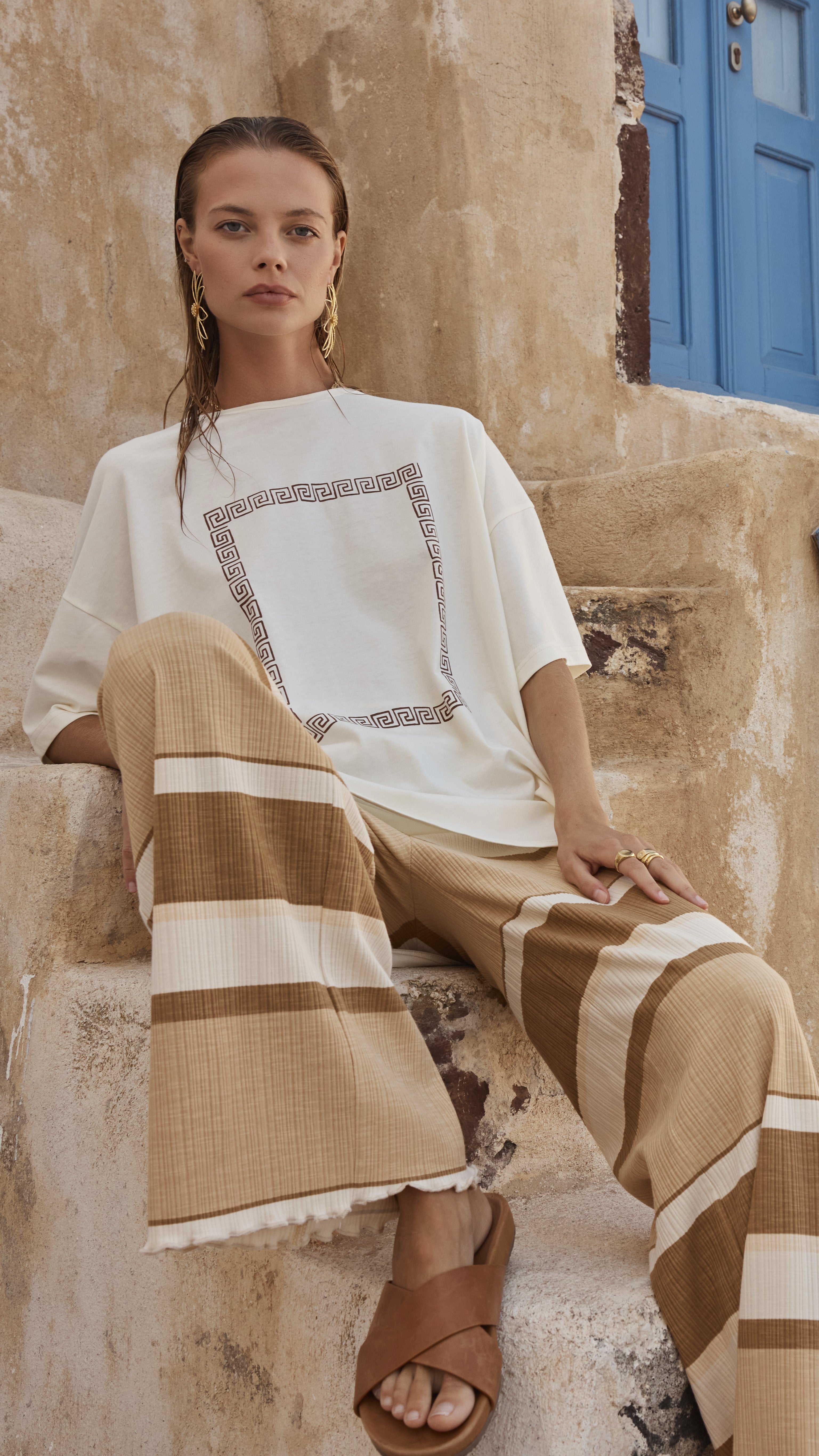 Meander Tee - Brown-Sunshines Bliss