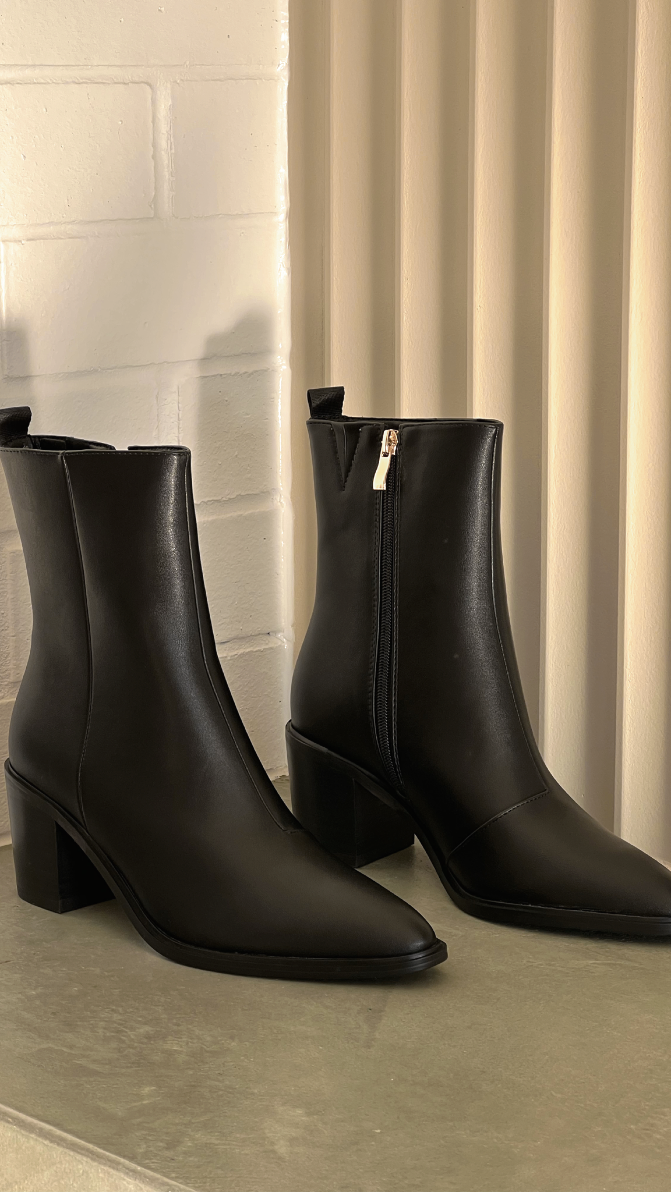 Gerson Boot - Black-Sunshines Bliss