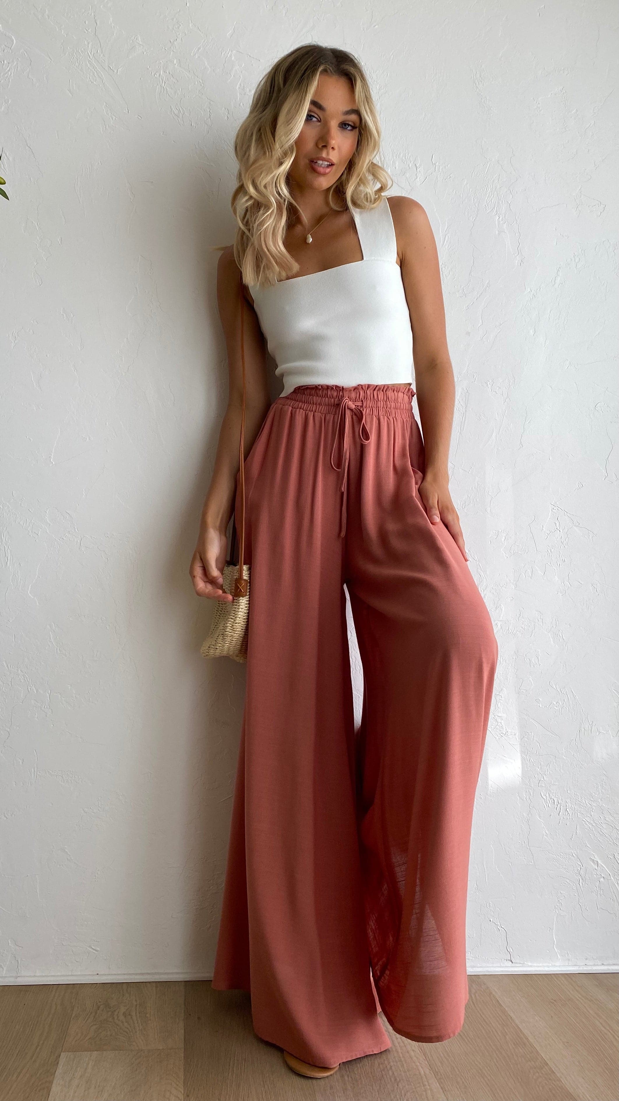 Tiller Crop Top - White-Sunshines Bliss