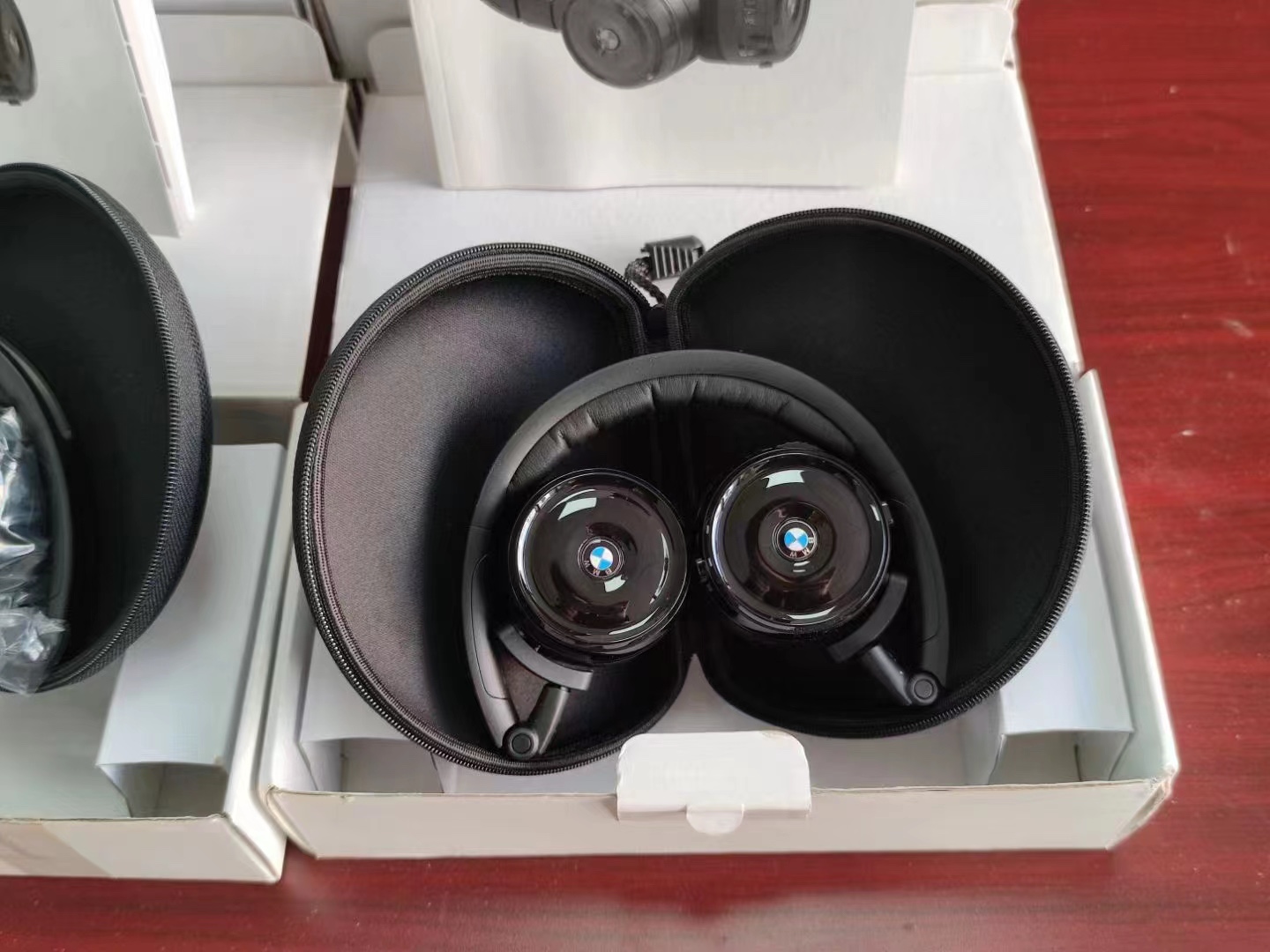 Earphone for rear seat entertainment