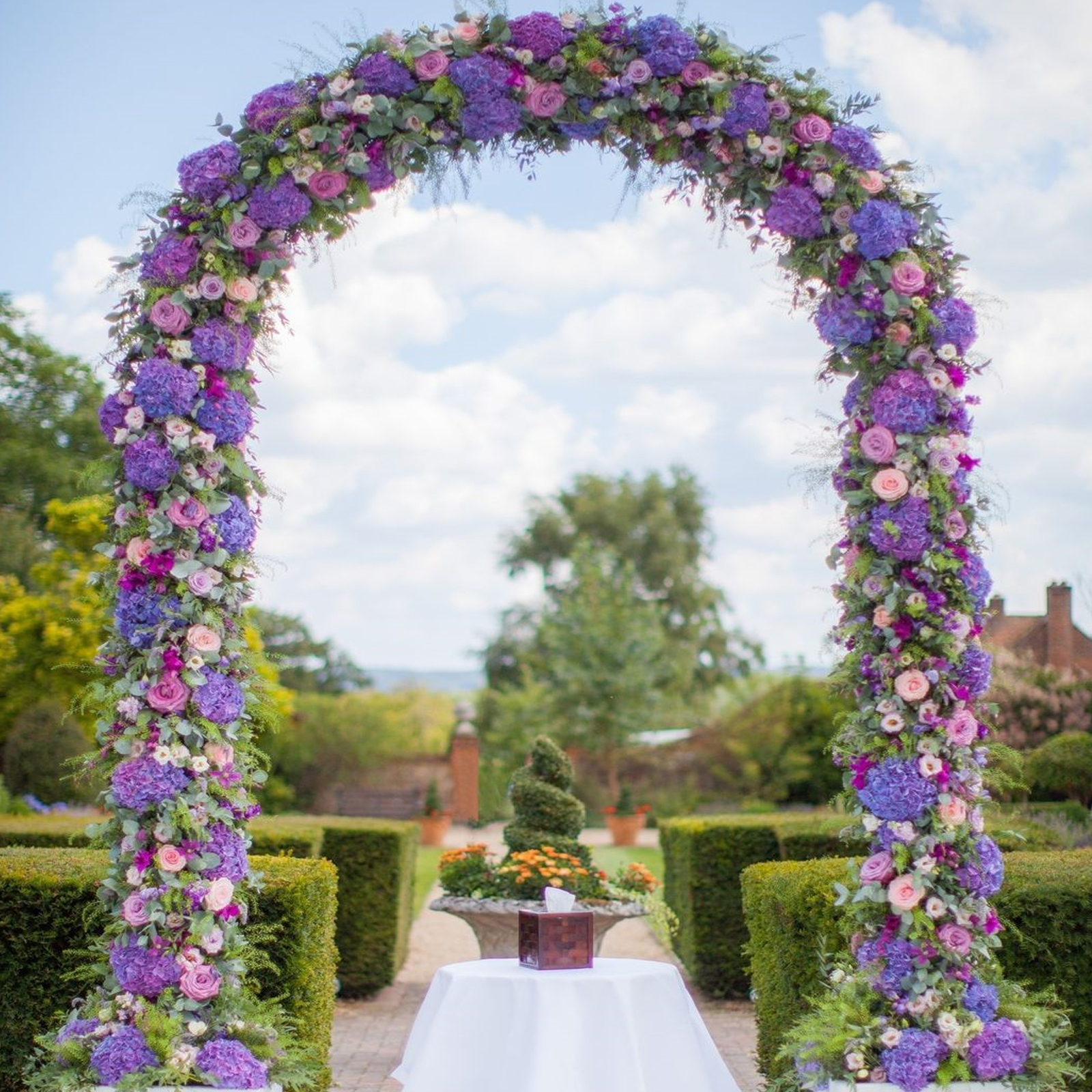 Hecis 7.2ft Metal Wedding Arch