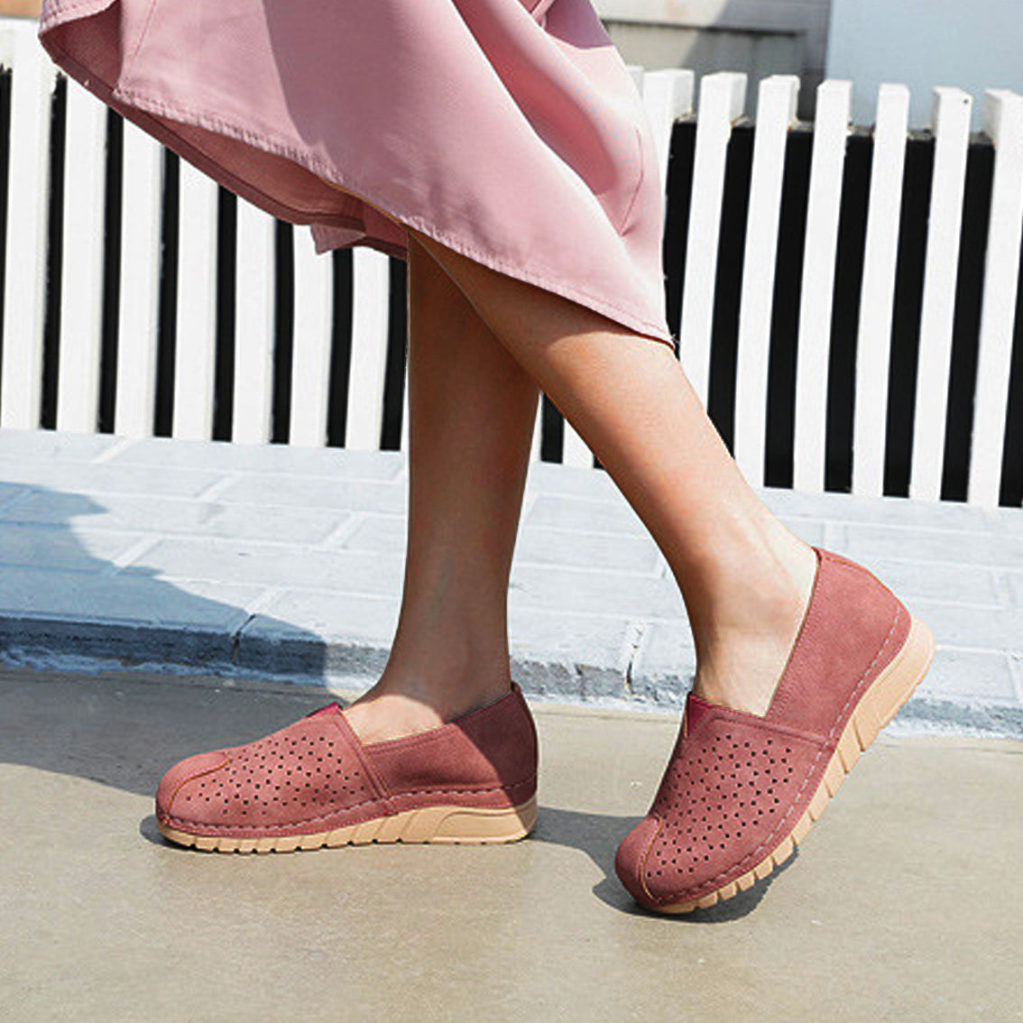 Lightweight Cutout Round Toe Comfortable Platform Walking Shoes-ABOXUN