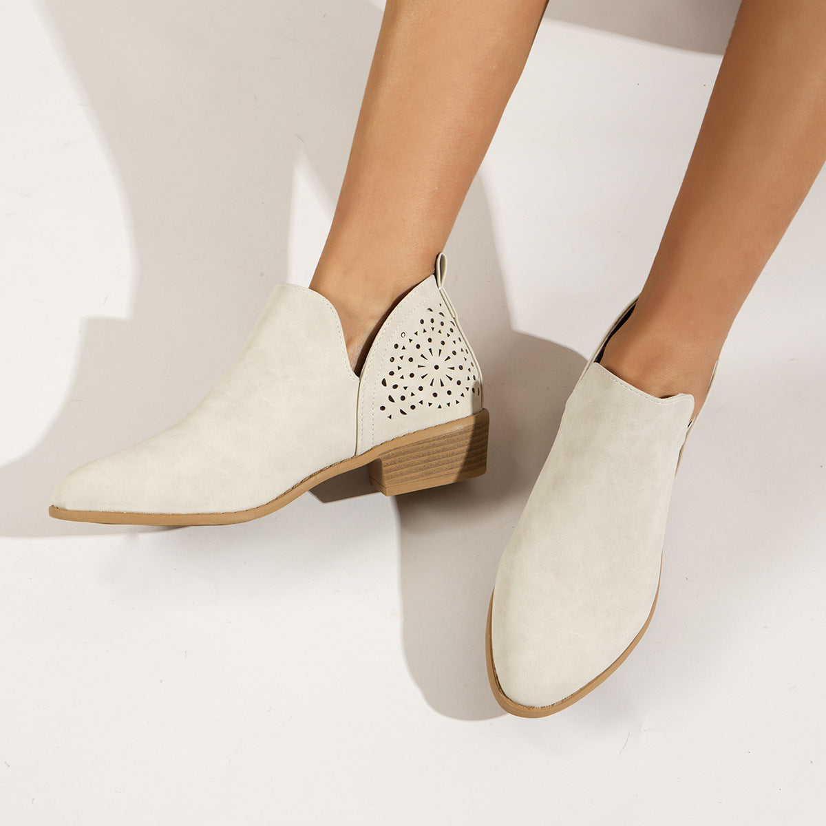 Solid Color Back Cutout British Style Pointed Toe Chunky Heel Fashion Boots-ABOXUN