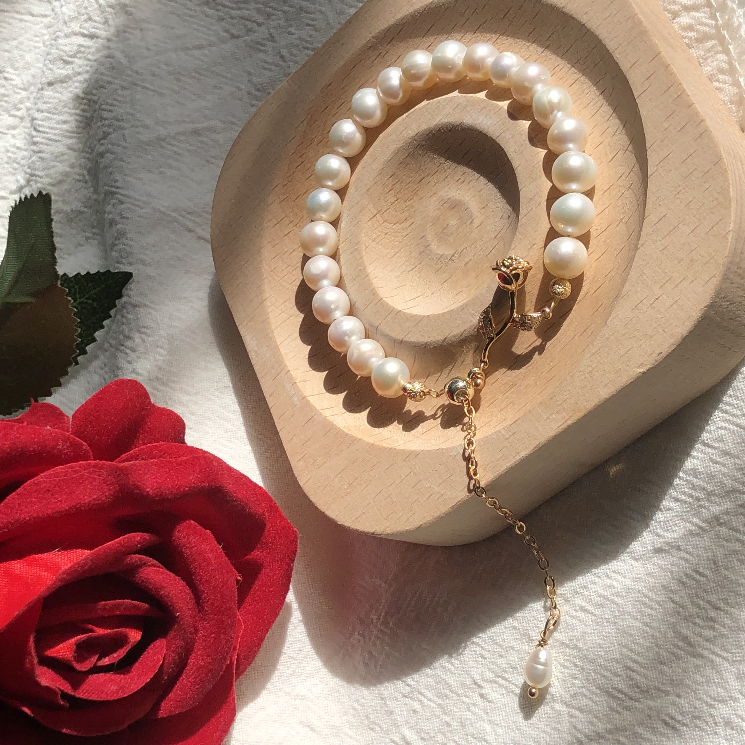 Rose and Pearl Bracelet-likayjewel
