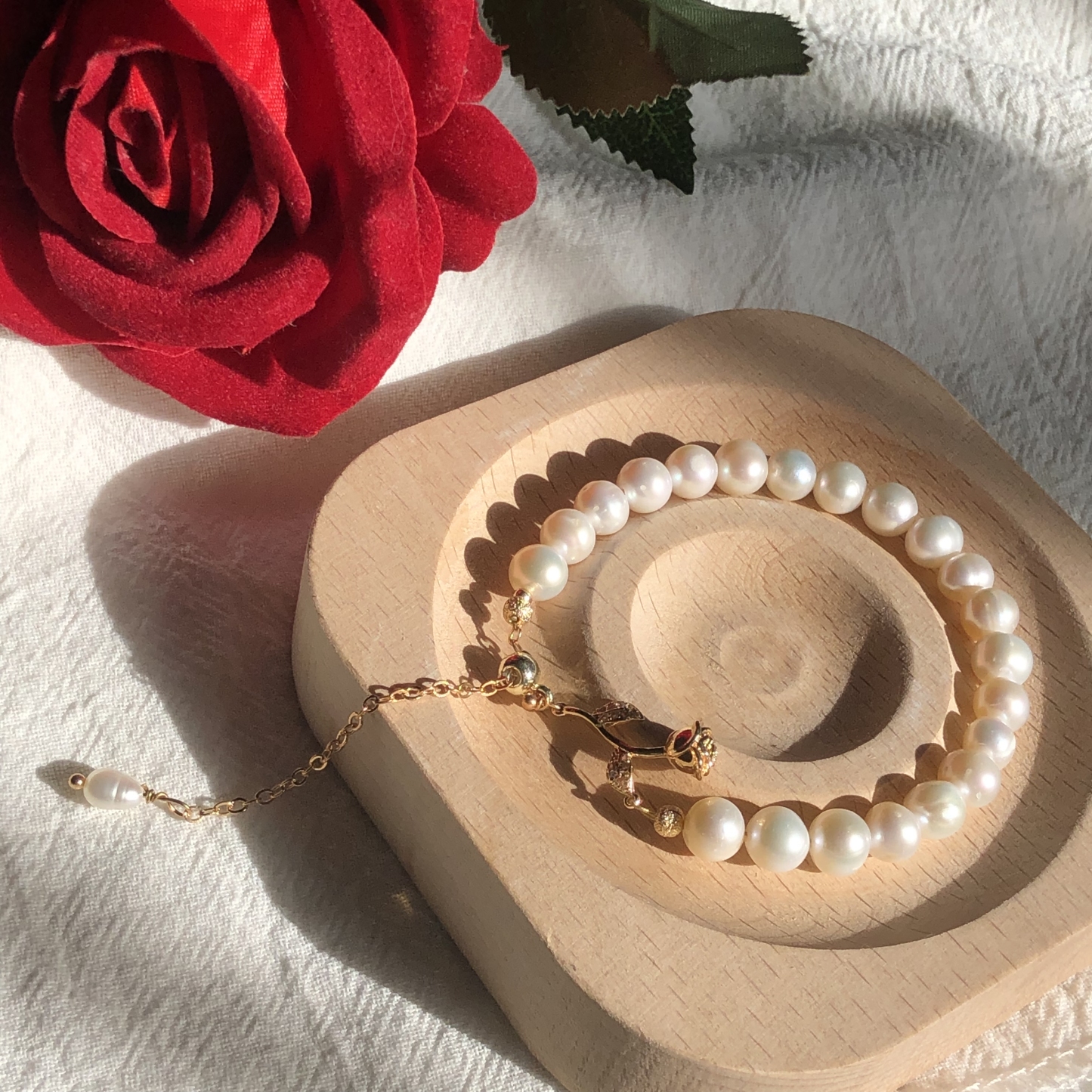 Rose and Pearl Bracelet-likayjewel