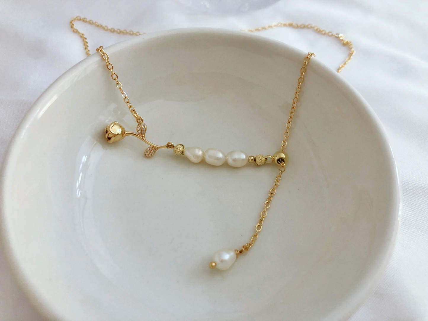 Rose and Pearl Necklace-likayjewel