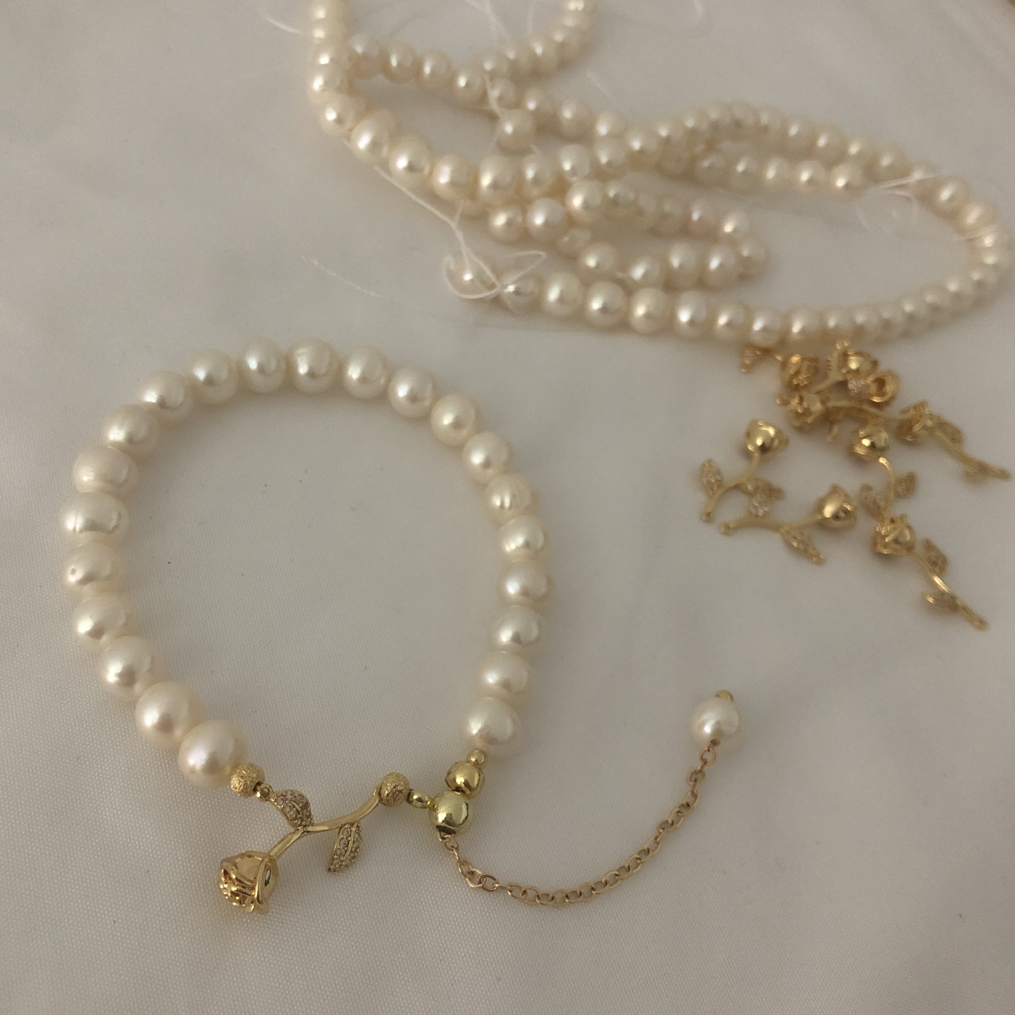 Rose and Pearl Bracelet-likayjewel