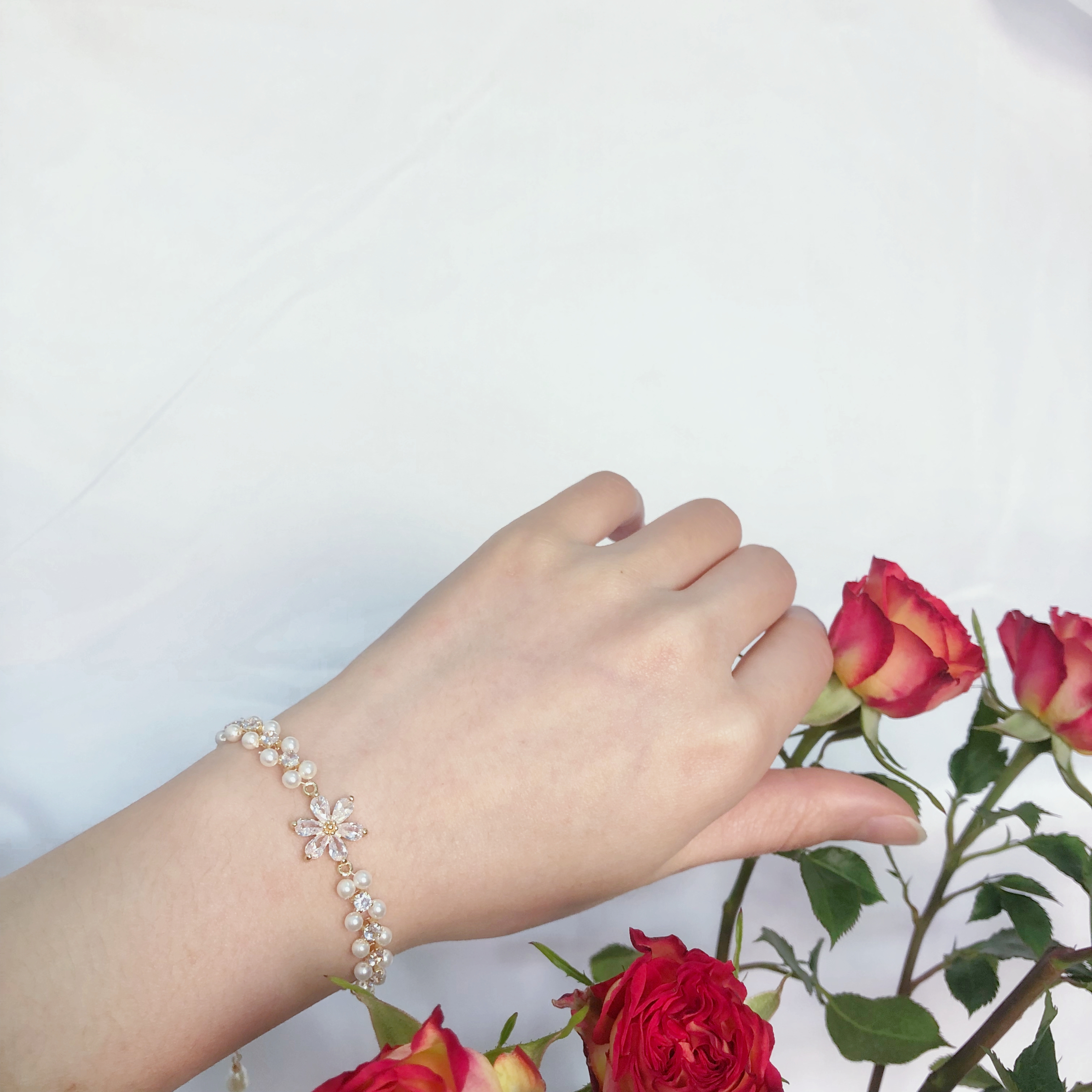 Hexapetalous Flower Pearl Bracelet-likayjewel