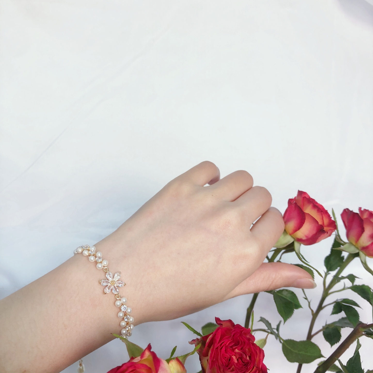 Hexapetalous Flower Pearl Bracelet-likayjewel