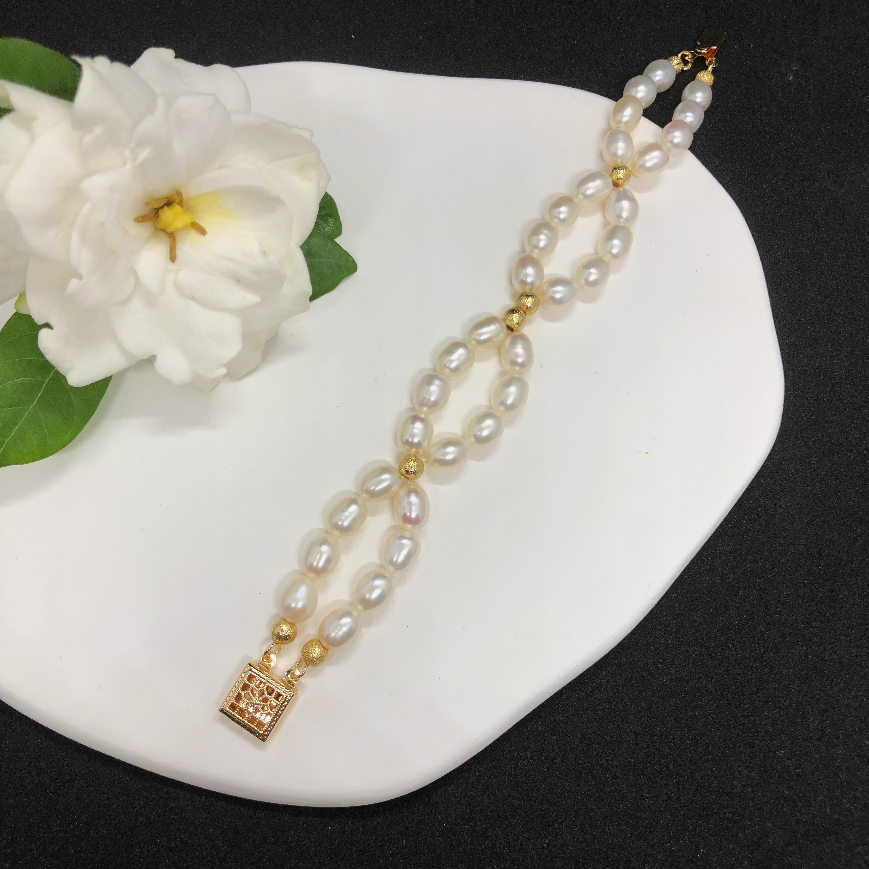 Double Layers Pearls Bracelet-likayjewel