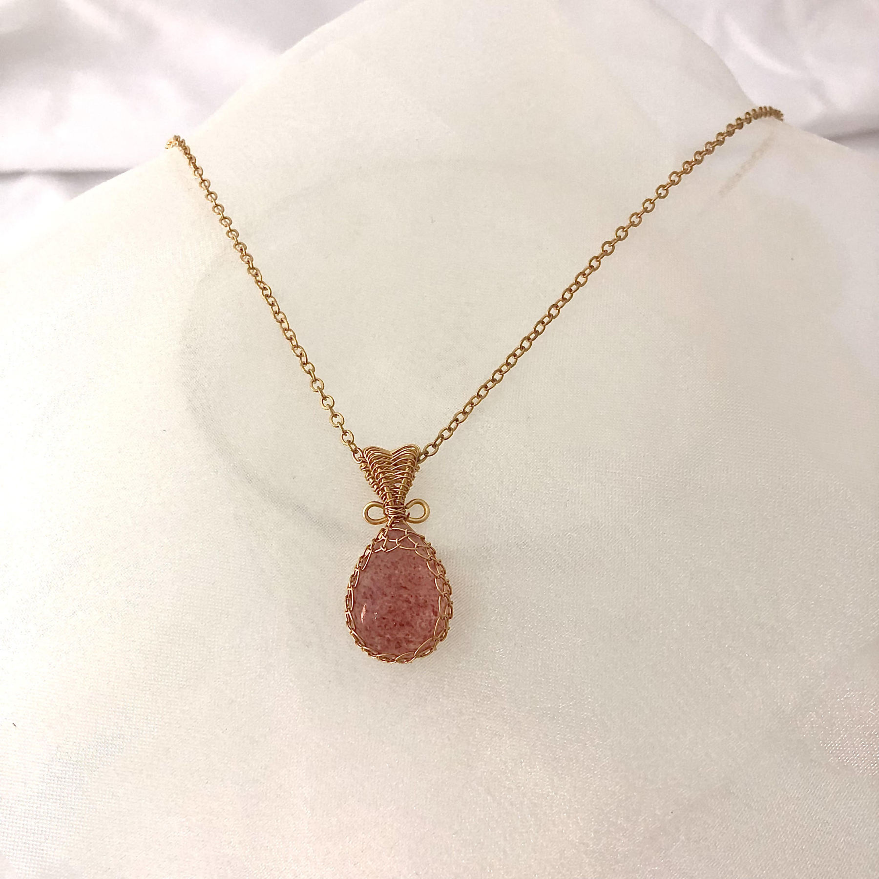 Strawberry Quartz Necklace-likayjewel