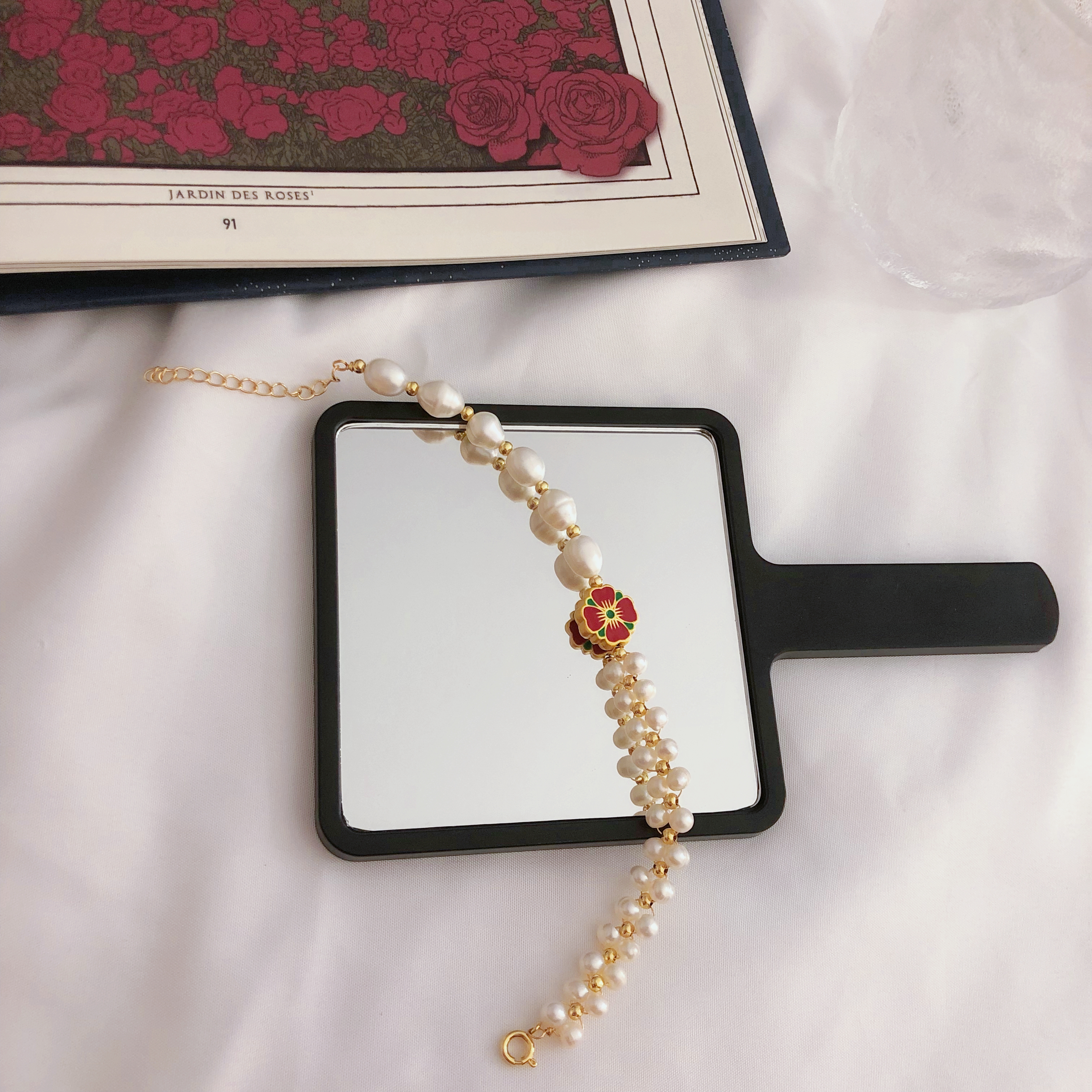 Asymmetric Pearl Bracelet-likayjewel