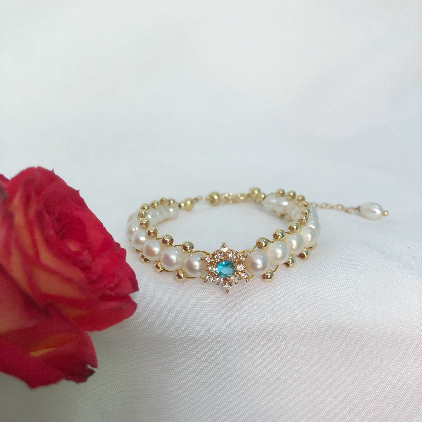 Blue Snowflake Pearl Bracelet