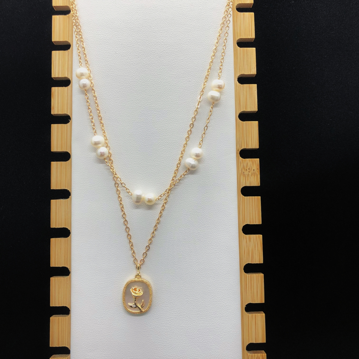 Double Layers Pearls and Rose Necklace-likayjewel