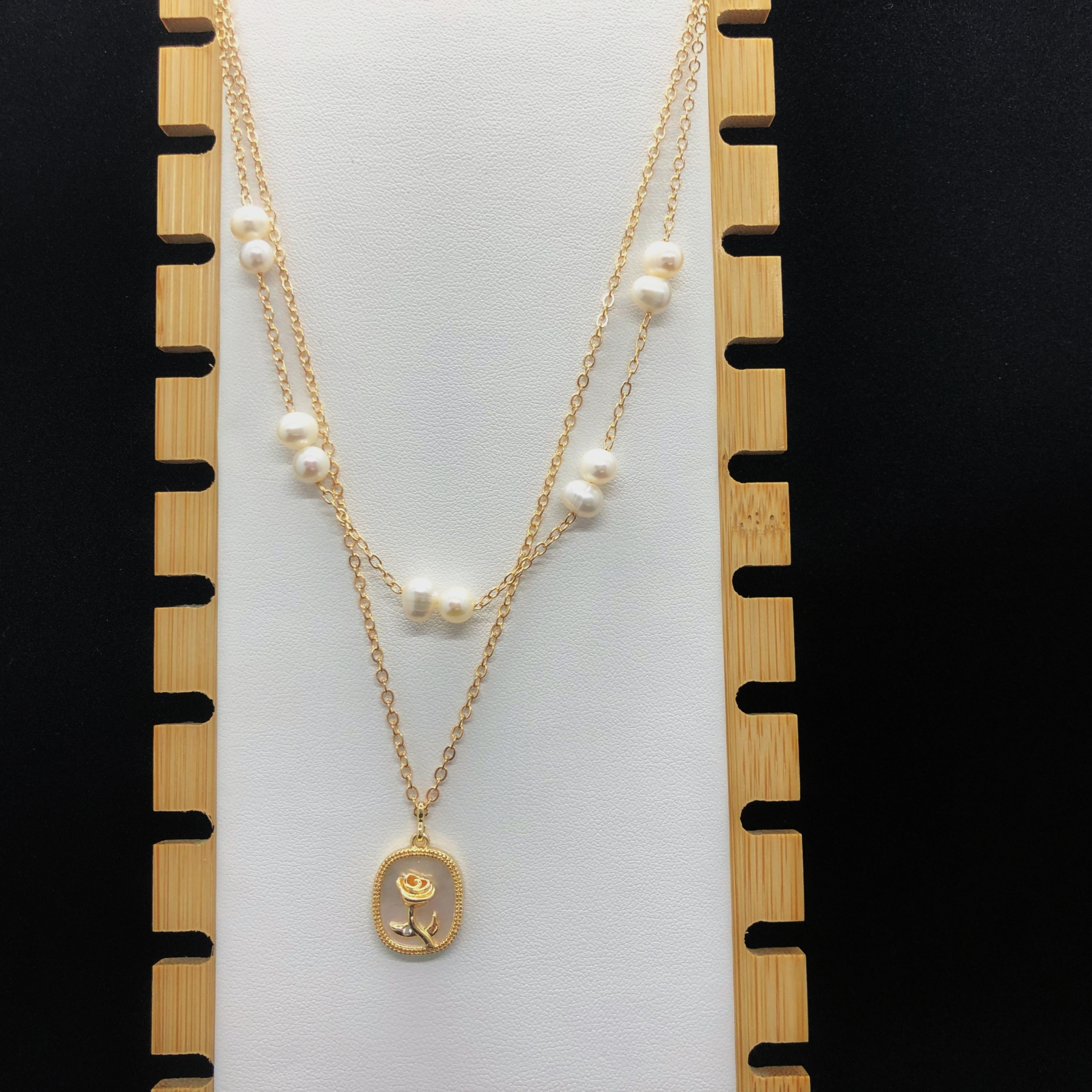 Double Layers Pearls and Rose Necklace-likayjewel