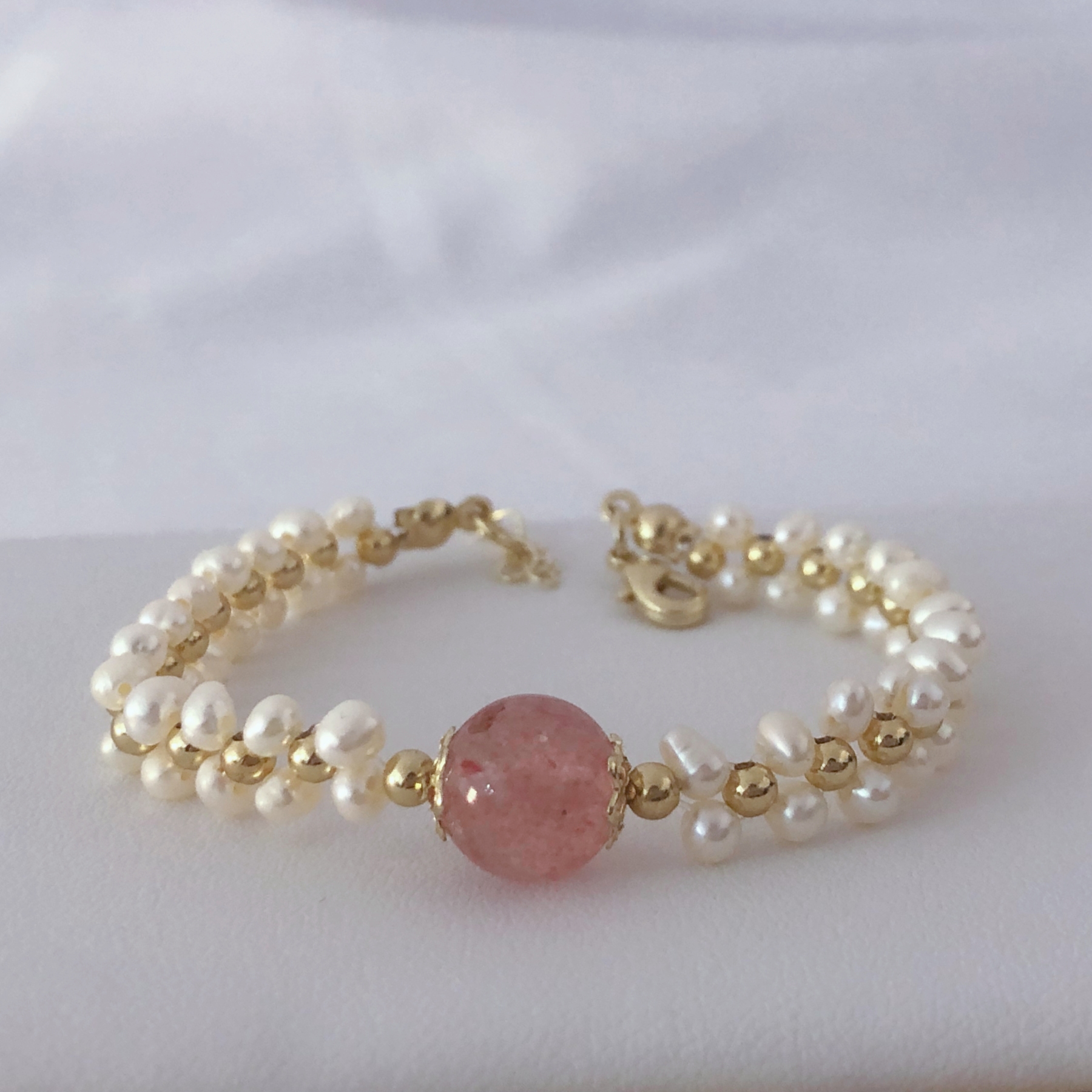 Exquisite Freshwater Pearl Bracelet with Strawberry Quartz-likayjewel