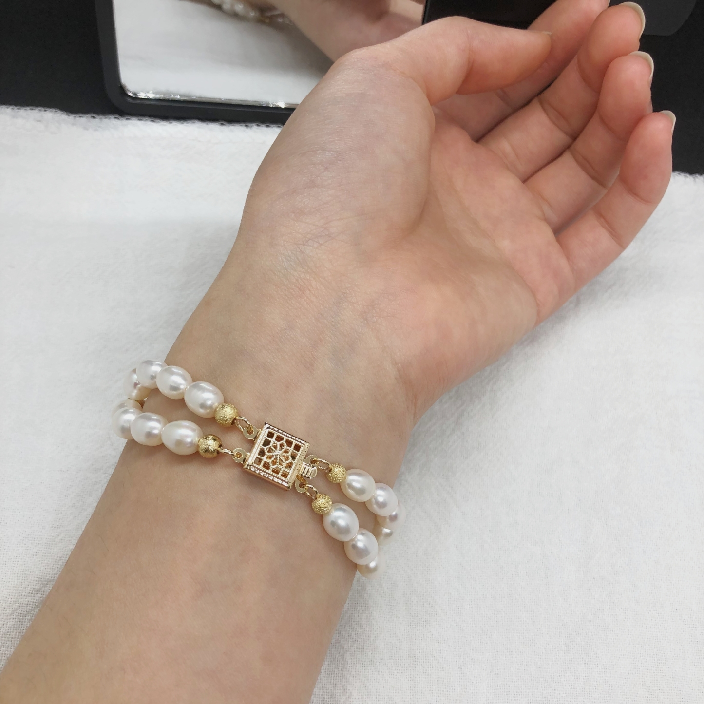 Double Layers Pearls Bracelet-likayjewel