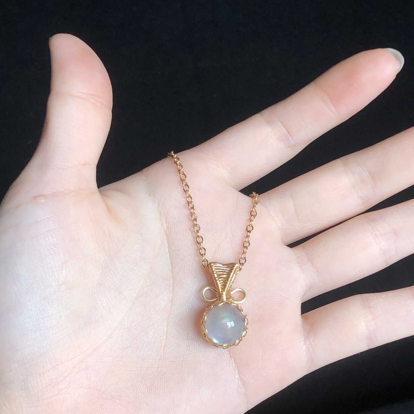 Rainbow Labradorite Wire-Wrapped Design Necklace-likayjewel