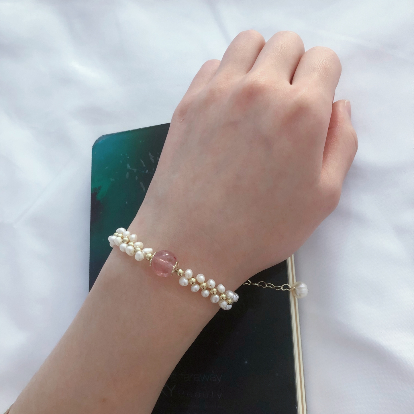 Exquisite Freshwater Pearl Bracelet with Strawberry Quartz-likayjewel