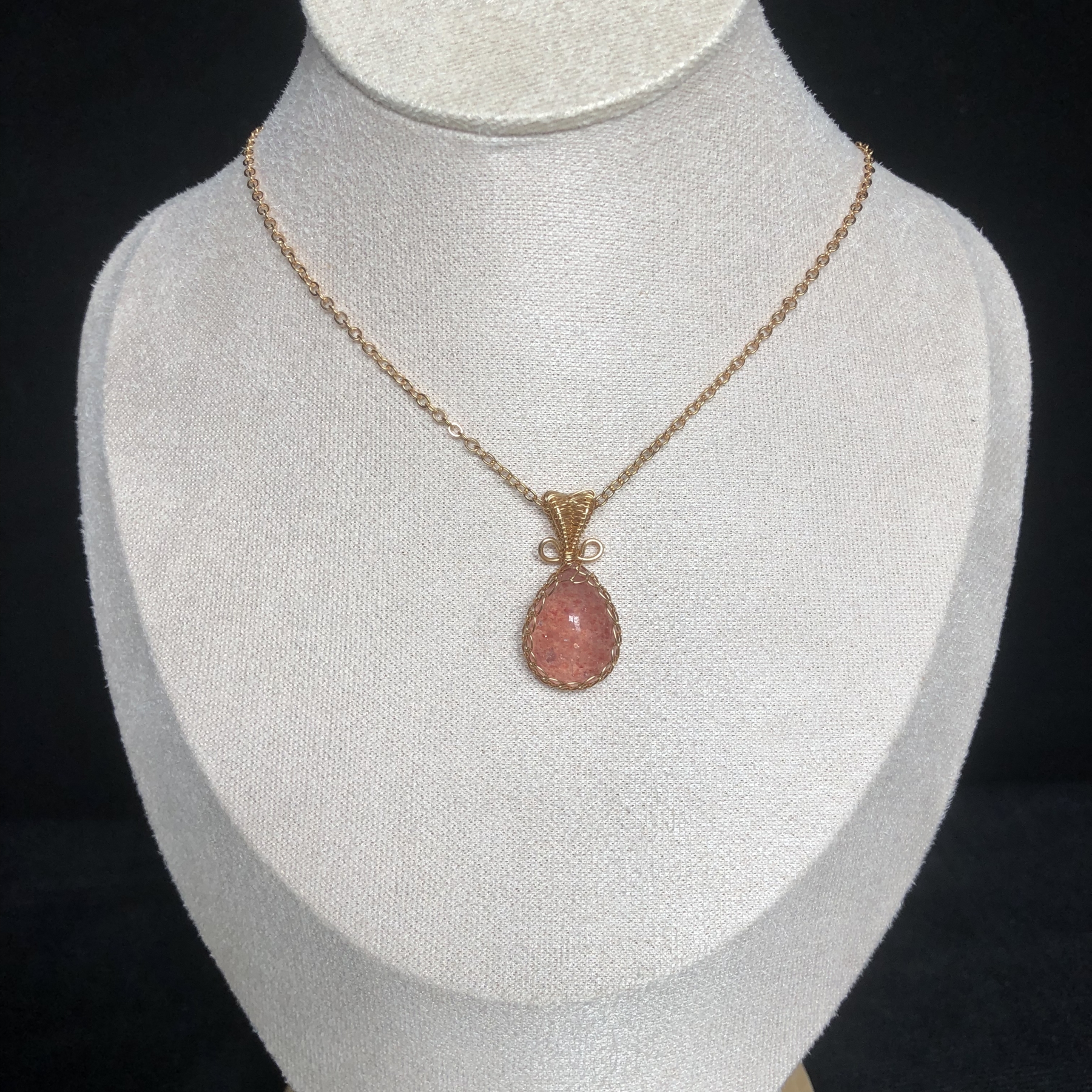 Strawberry Quartz Necklace-likayjewel