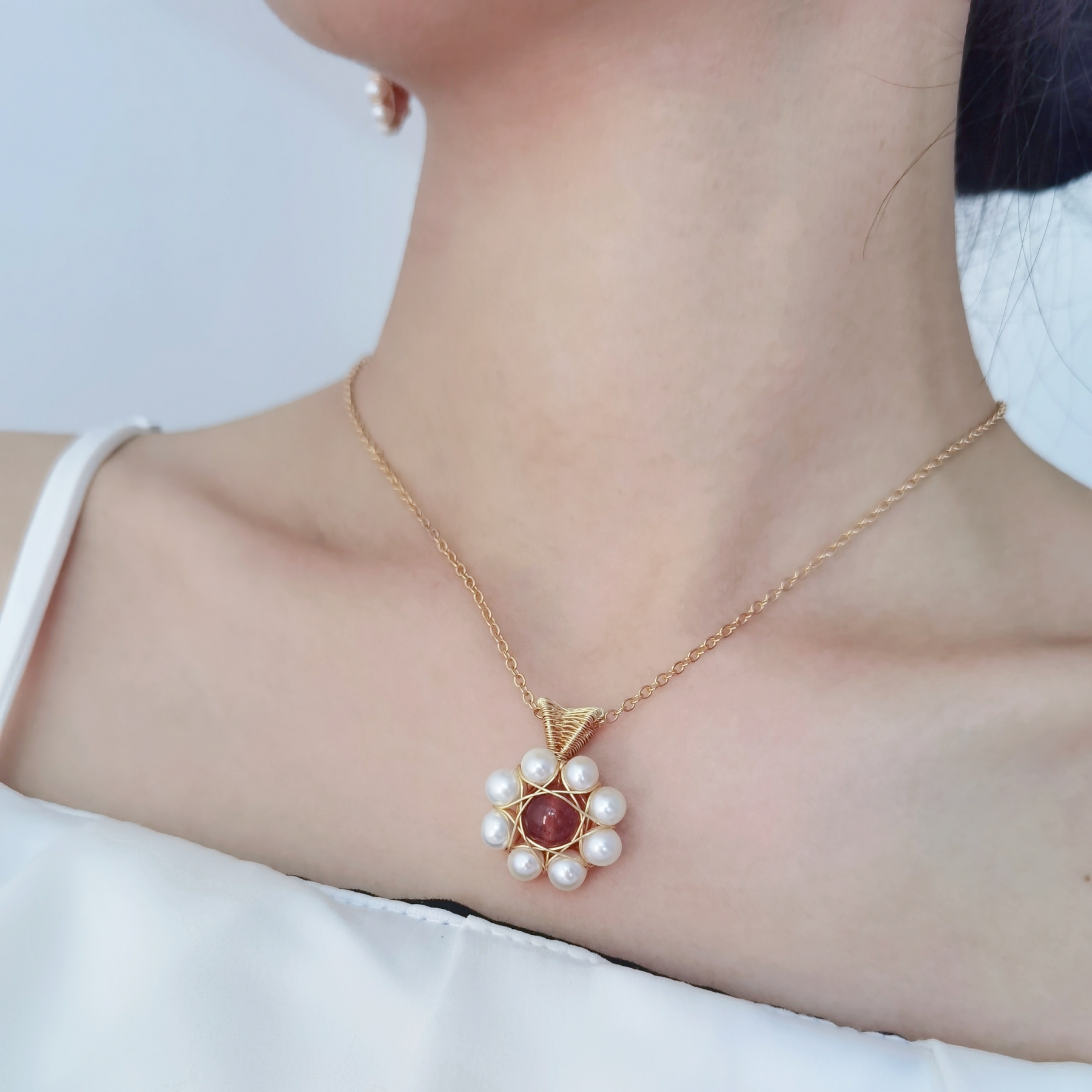 Strawberry Quartz Flower Necklace-likayjewel