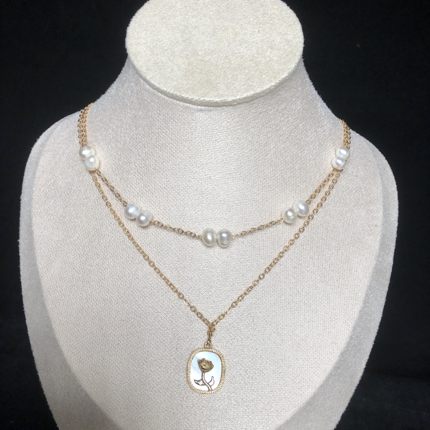 Double Layers Pearls and Rose Necklace-likayjewel