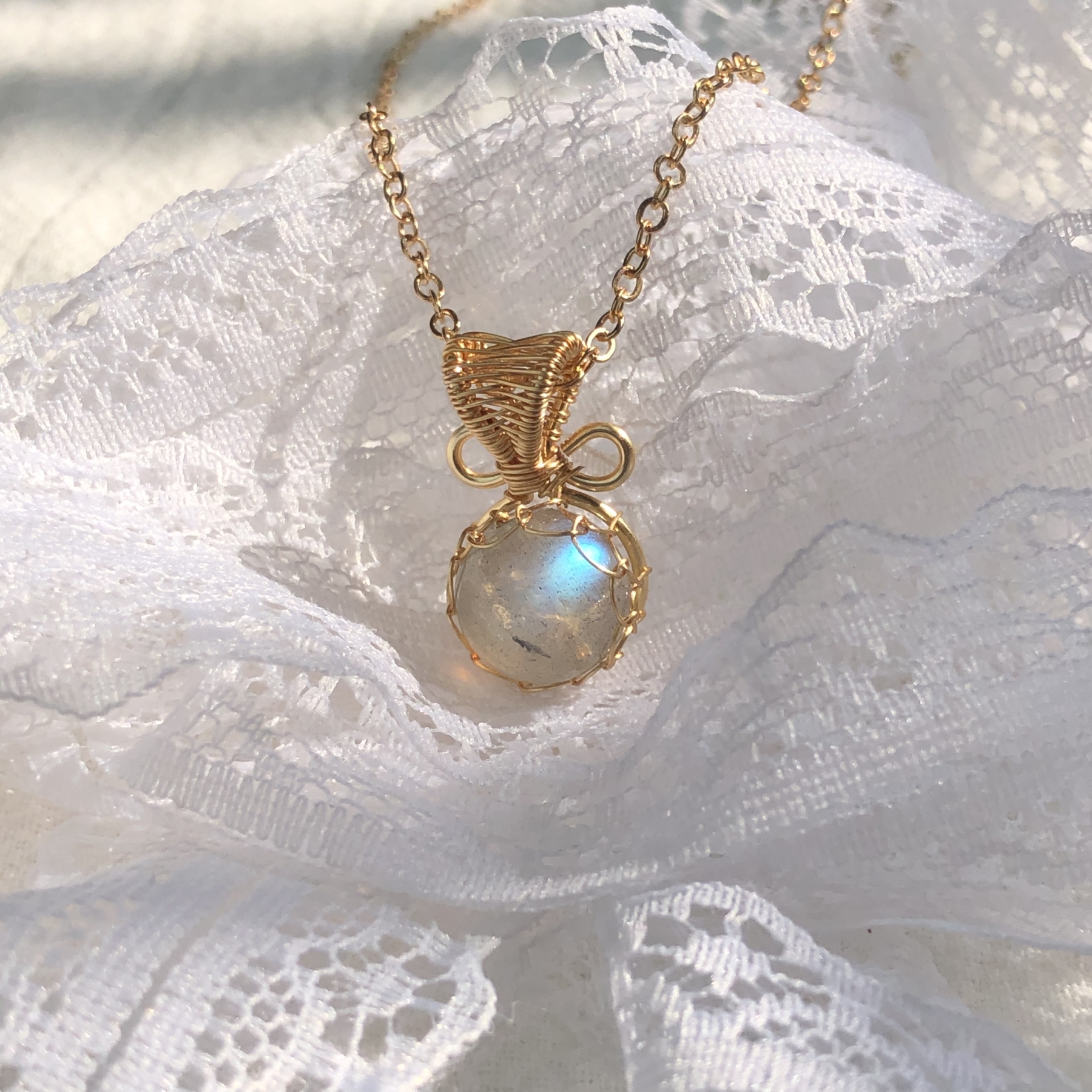 Rainbow Labradorite Wire-Wrapped Design Necklace-likayjewel