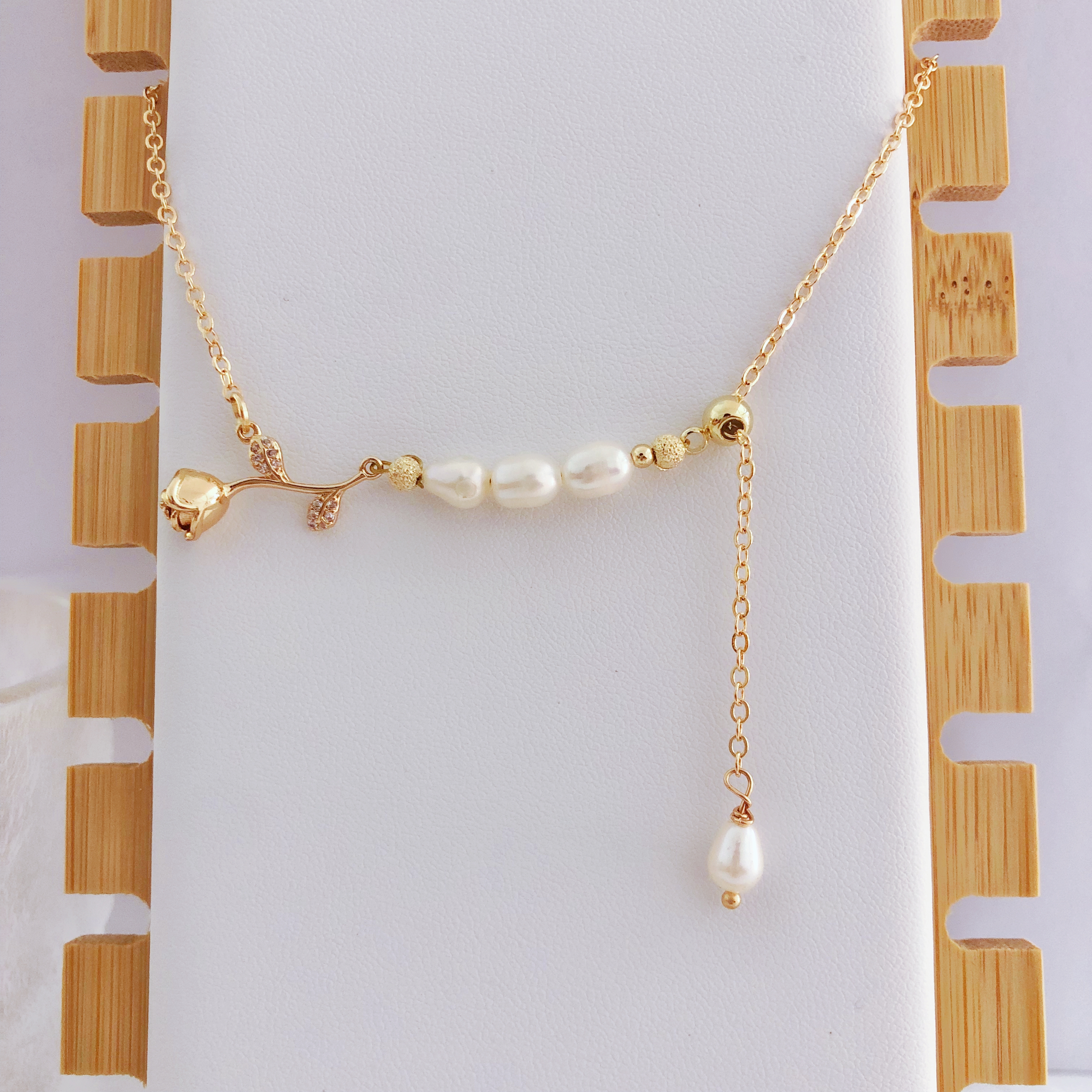 Rose and Pearl Necklace-likayjewel