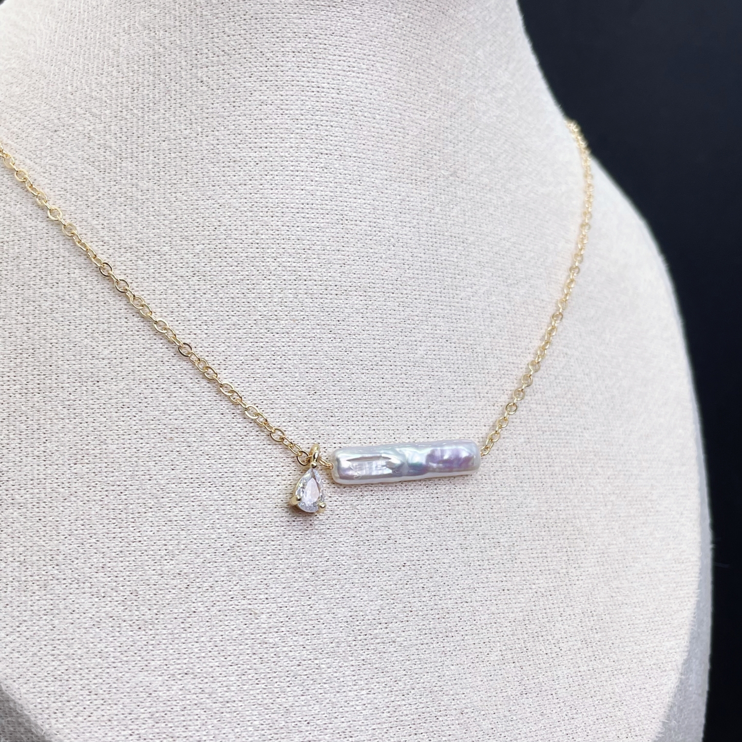Baroque Pearl Bar Necklace