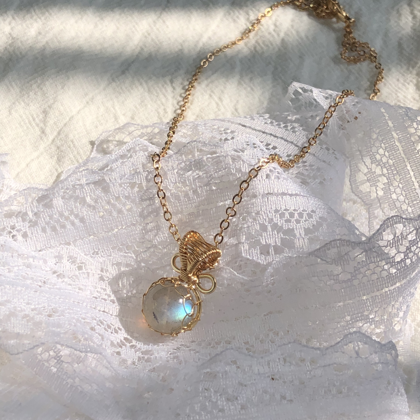 Rainbow Labradorite Wire-Wrapped Design Necklace-likayjewel