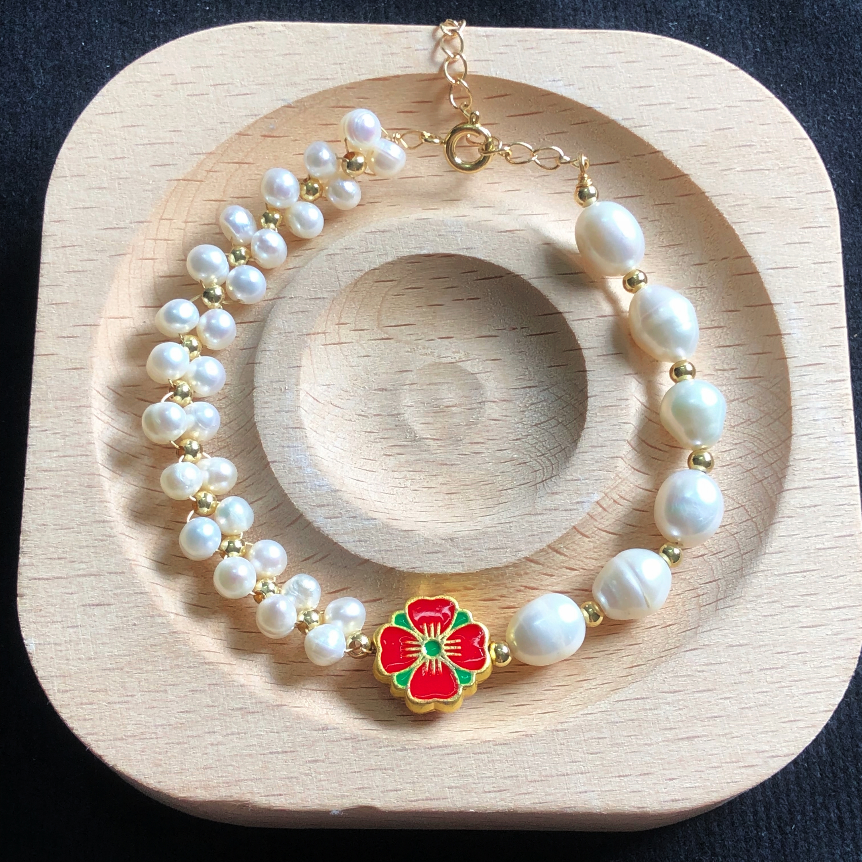 Asymmetric Pearl Bracelet-likayjewel