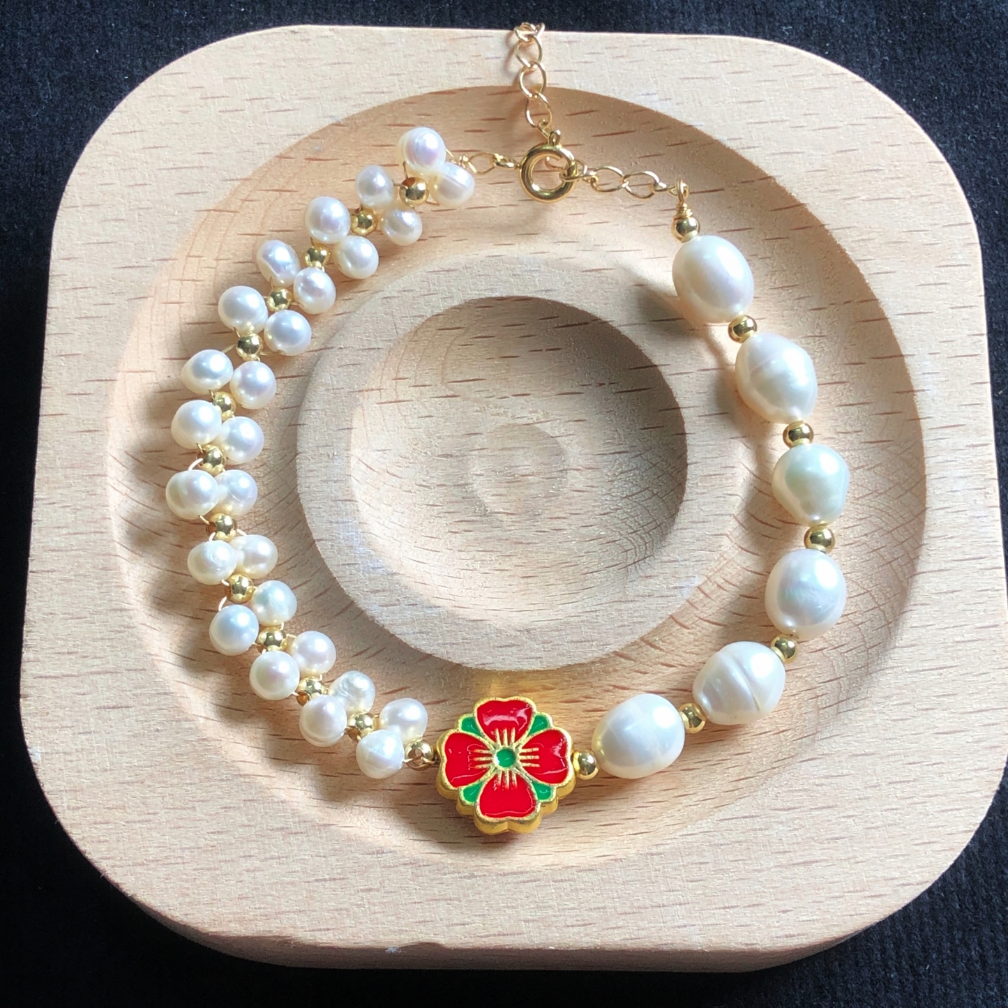 Asymmetric Pearl Bracelet-likayjewel