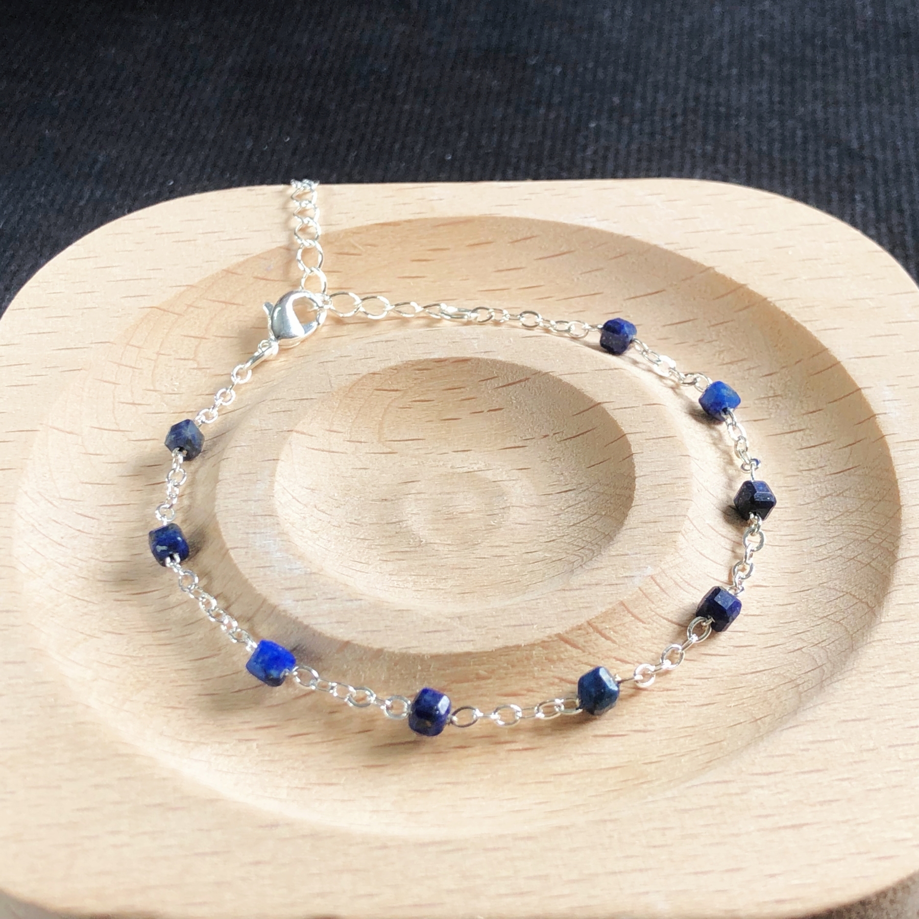 Minimalist Lapis Lazuli Bracelet-likayjewel