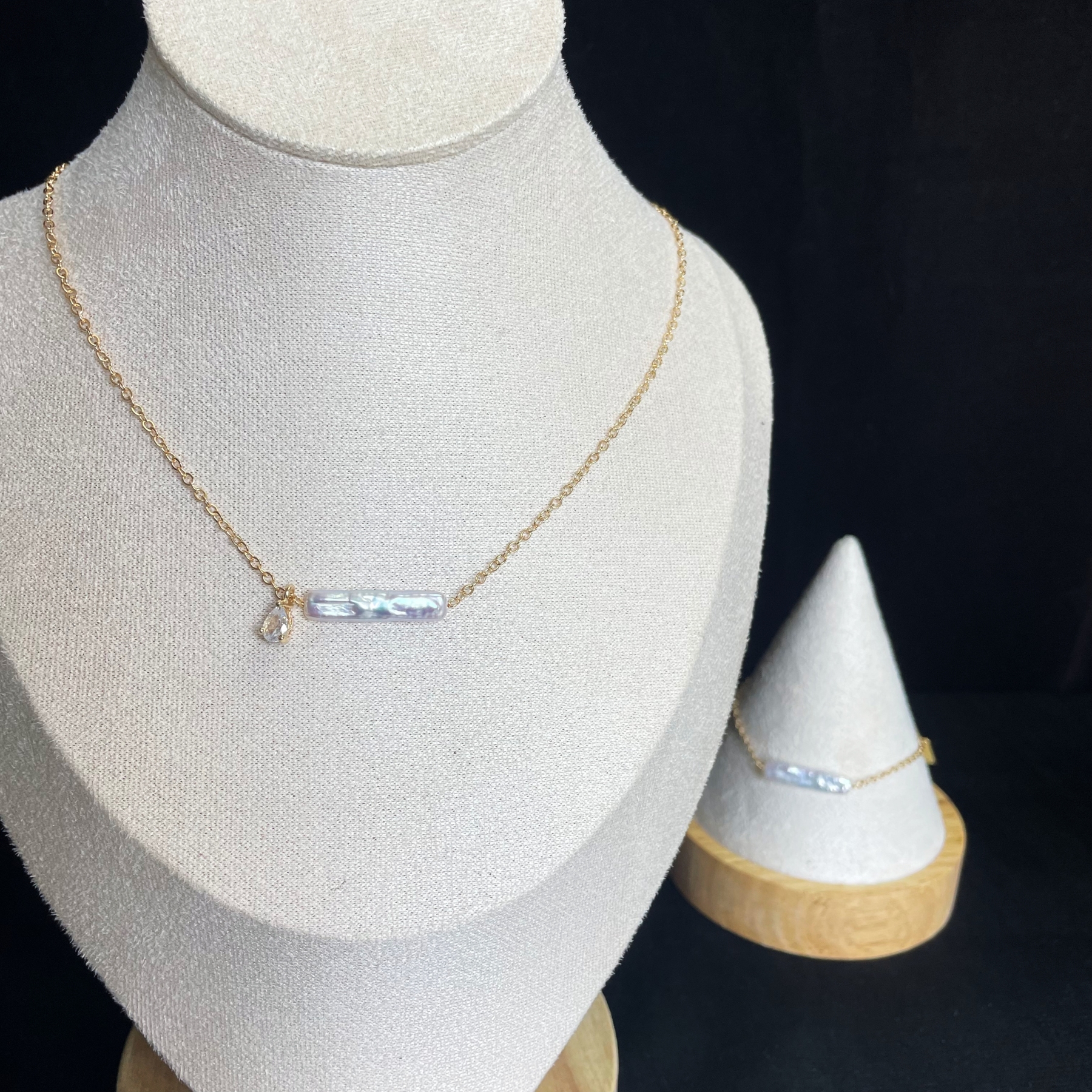 Baroque Pearl Bar Necklace