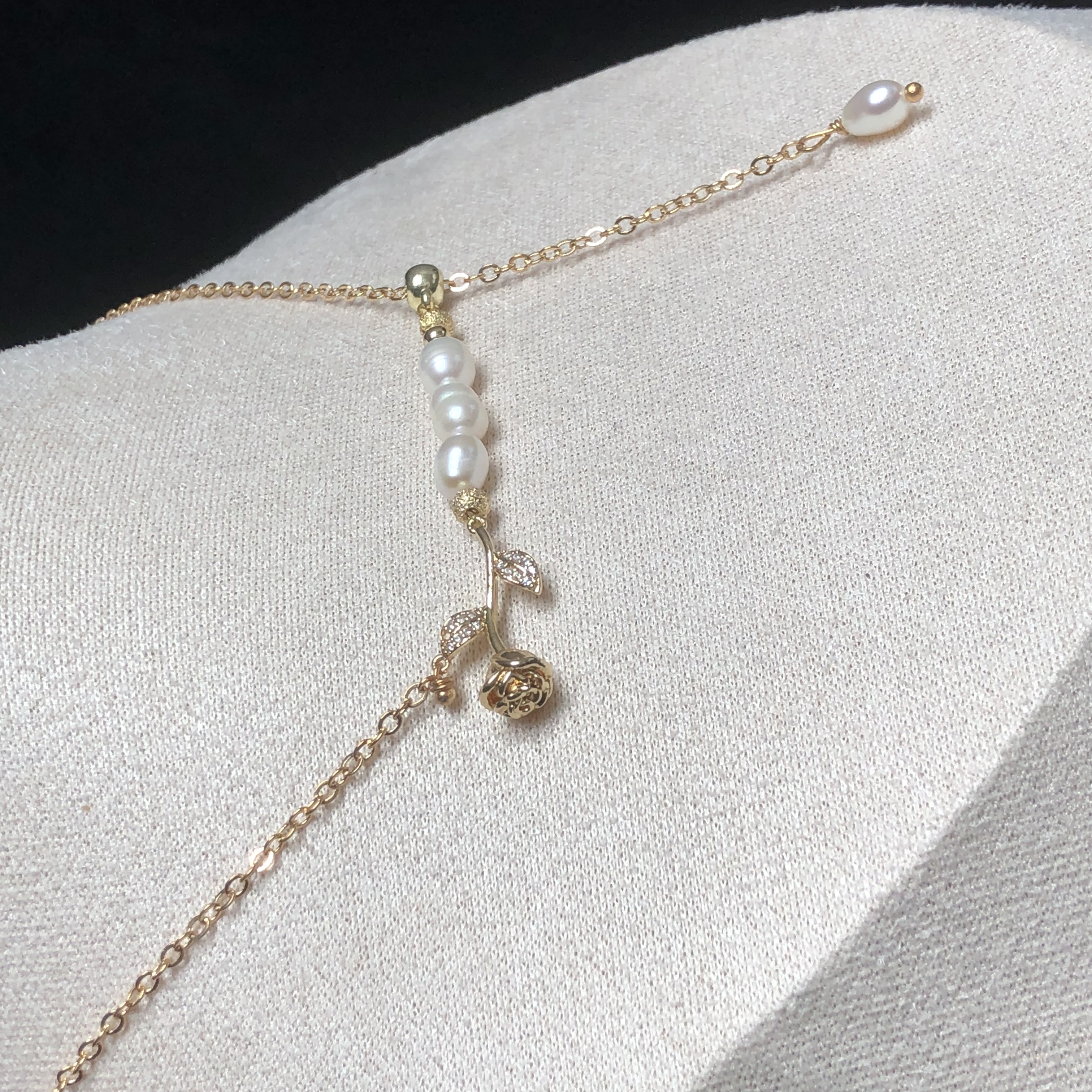 Rose and Pearl Necklace-likayjewel