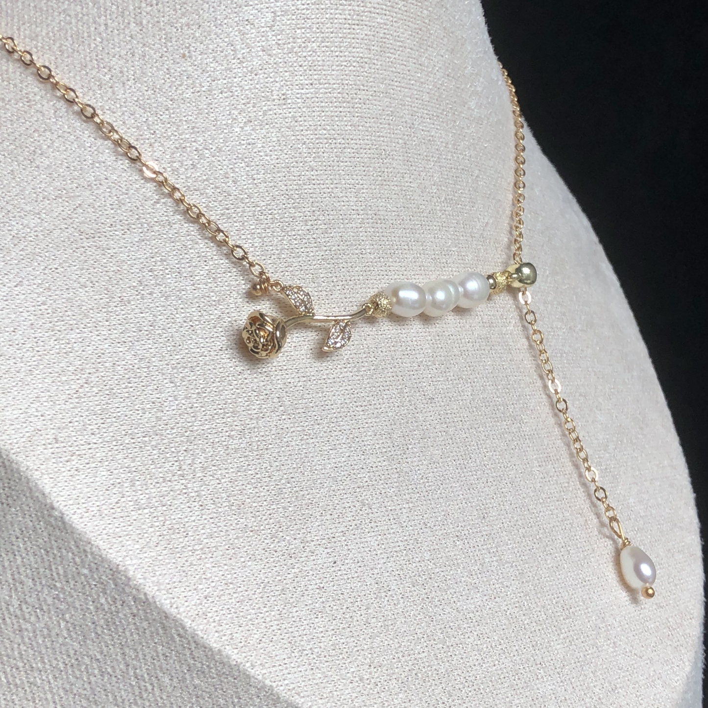 Rose and Pearl Necklace-likayjewel