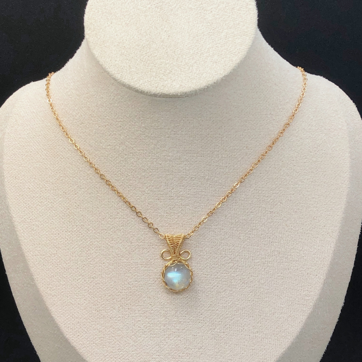 Rainbow Labradorite Wire-Wrapped Design Necklace-likayjewel